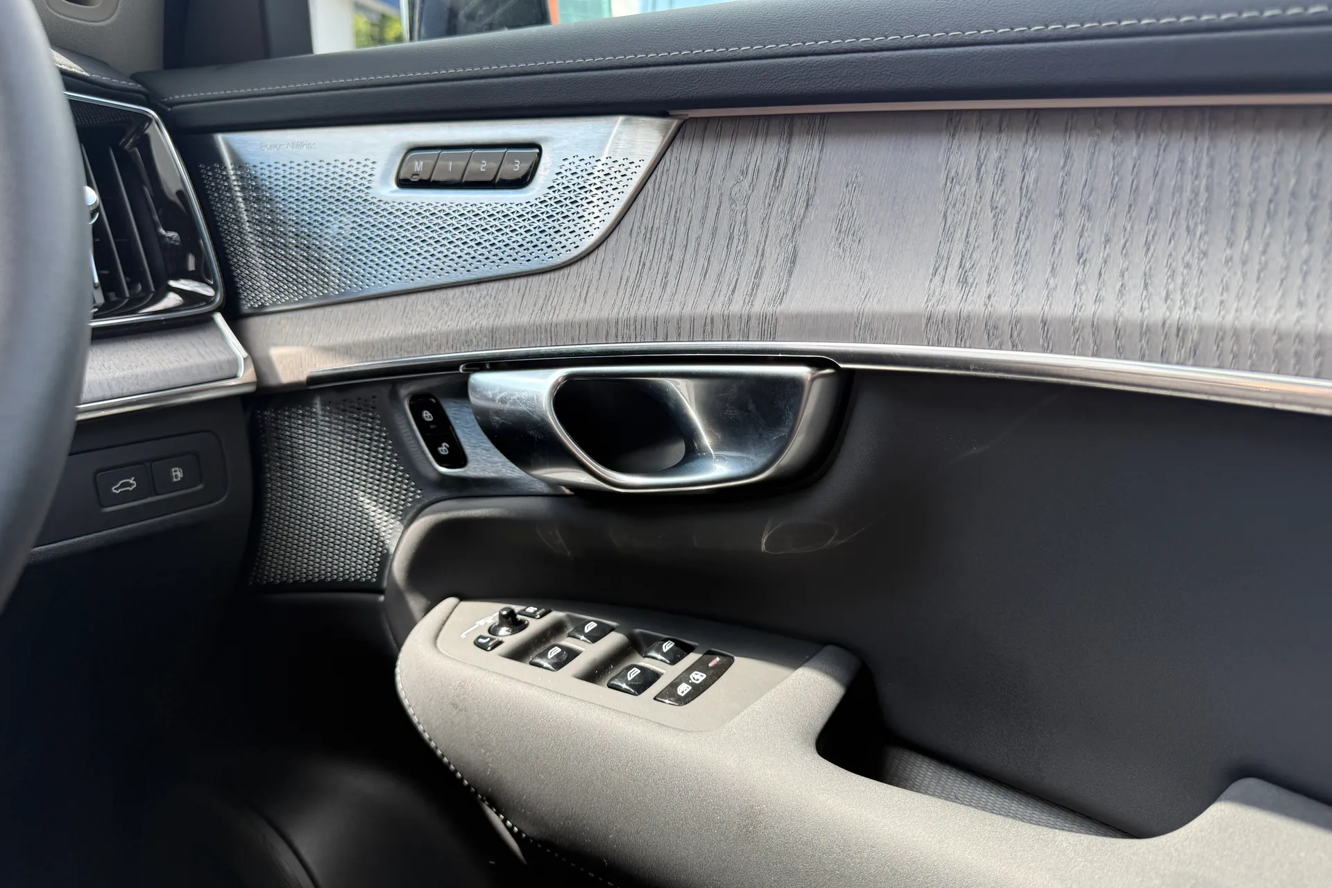 Volvo XC90 thumbnail image number 44