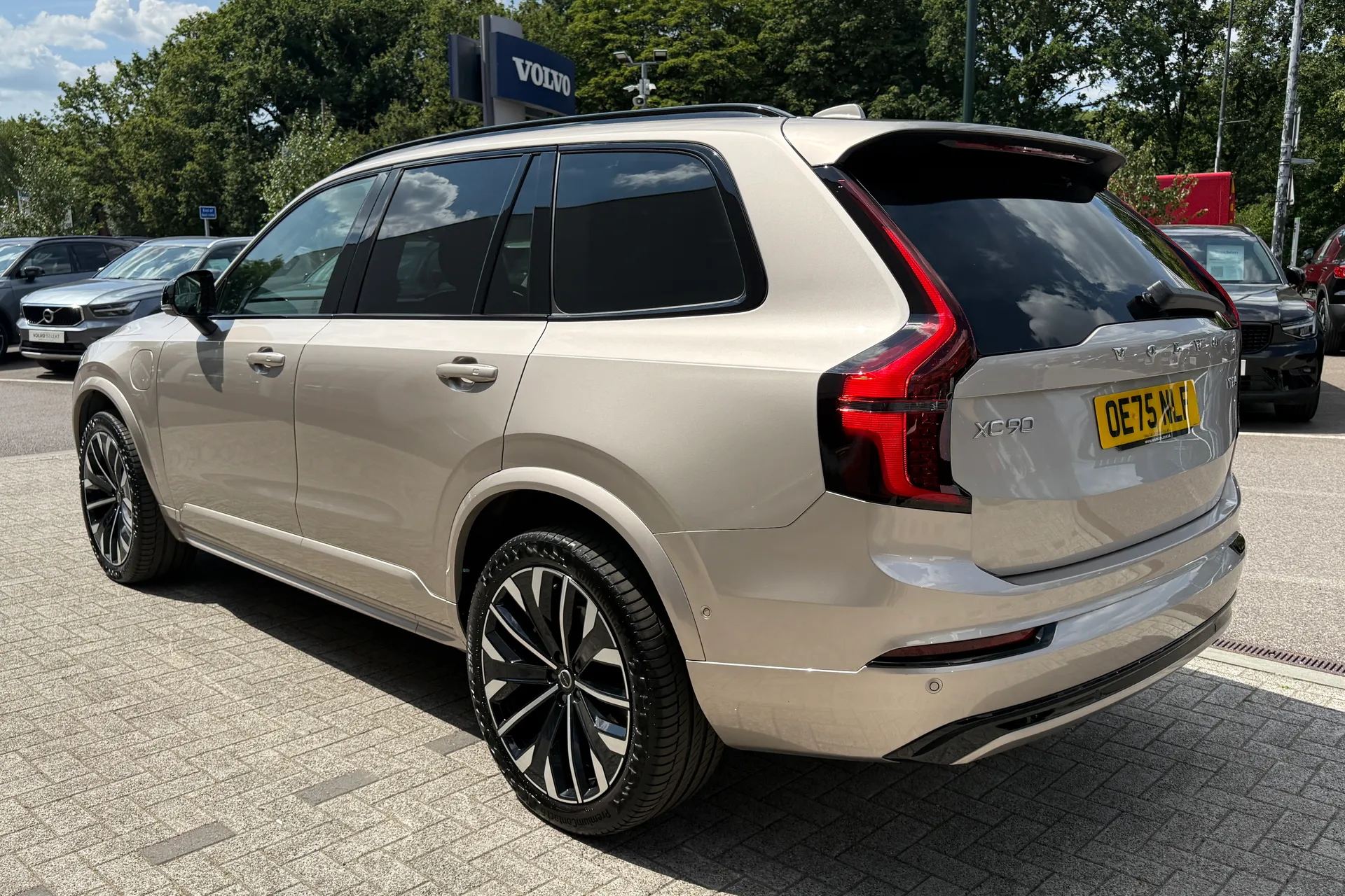 Volvo XC90 thumbnail image number 12