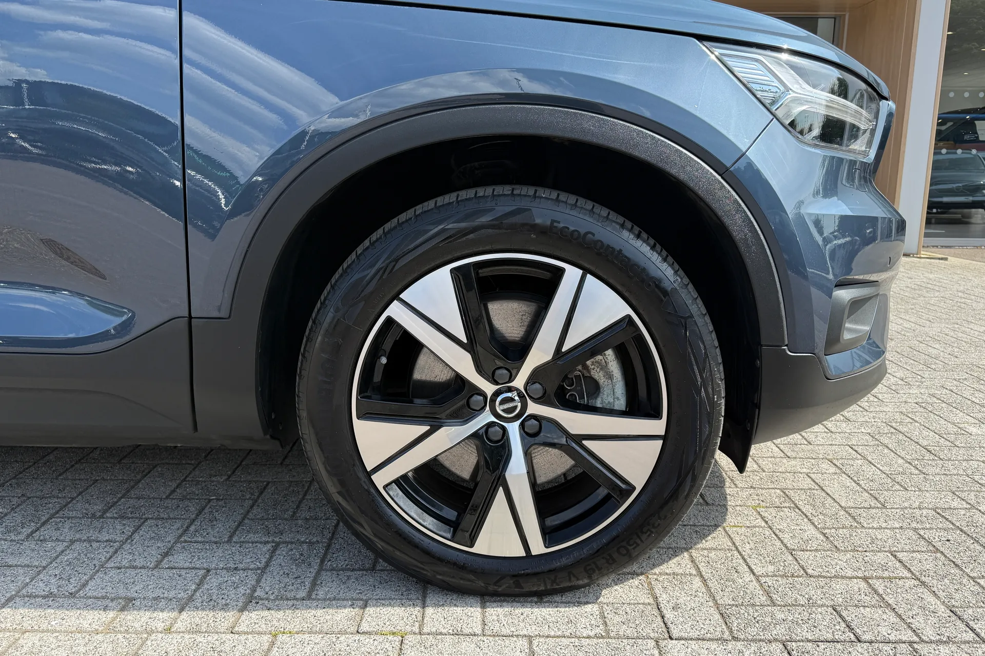 Volvo XC40 thumbnail image number 13