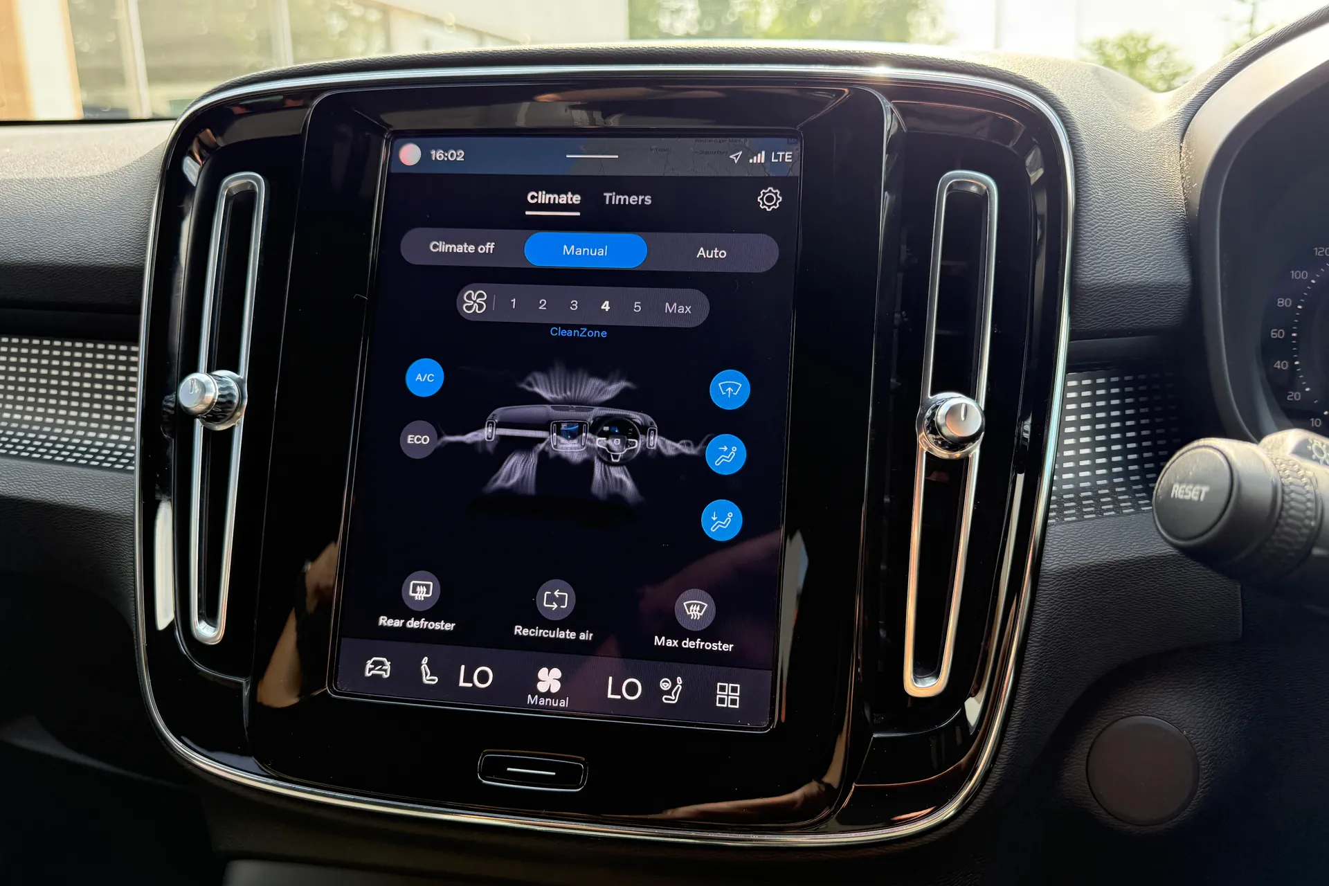 Volvo XC40 thumbnail image number 39