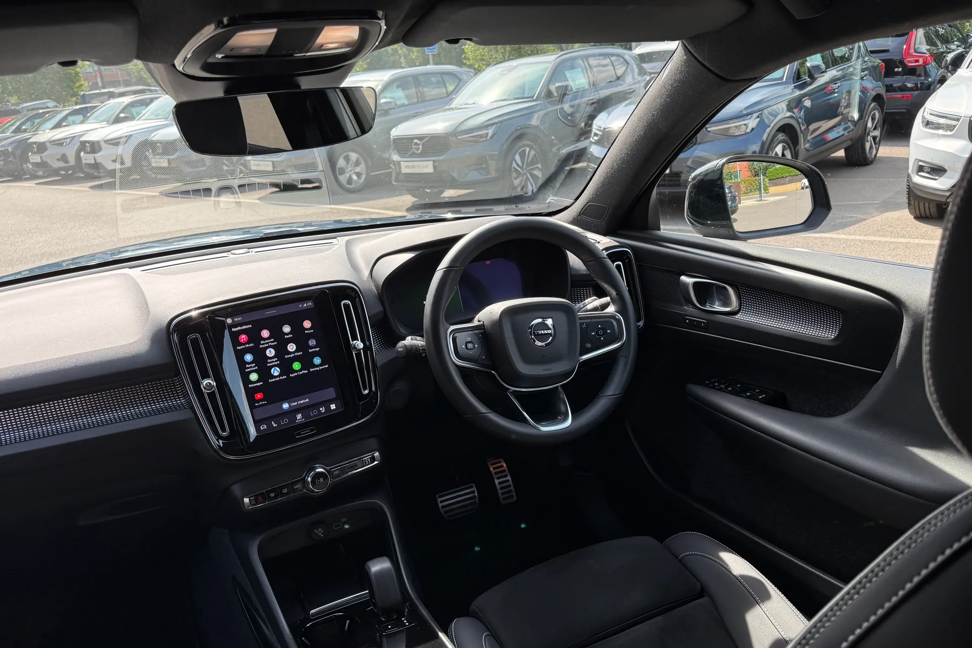 Volvo XC40 thumbnail image number 32