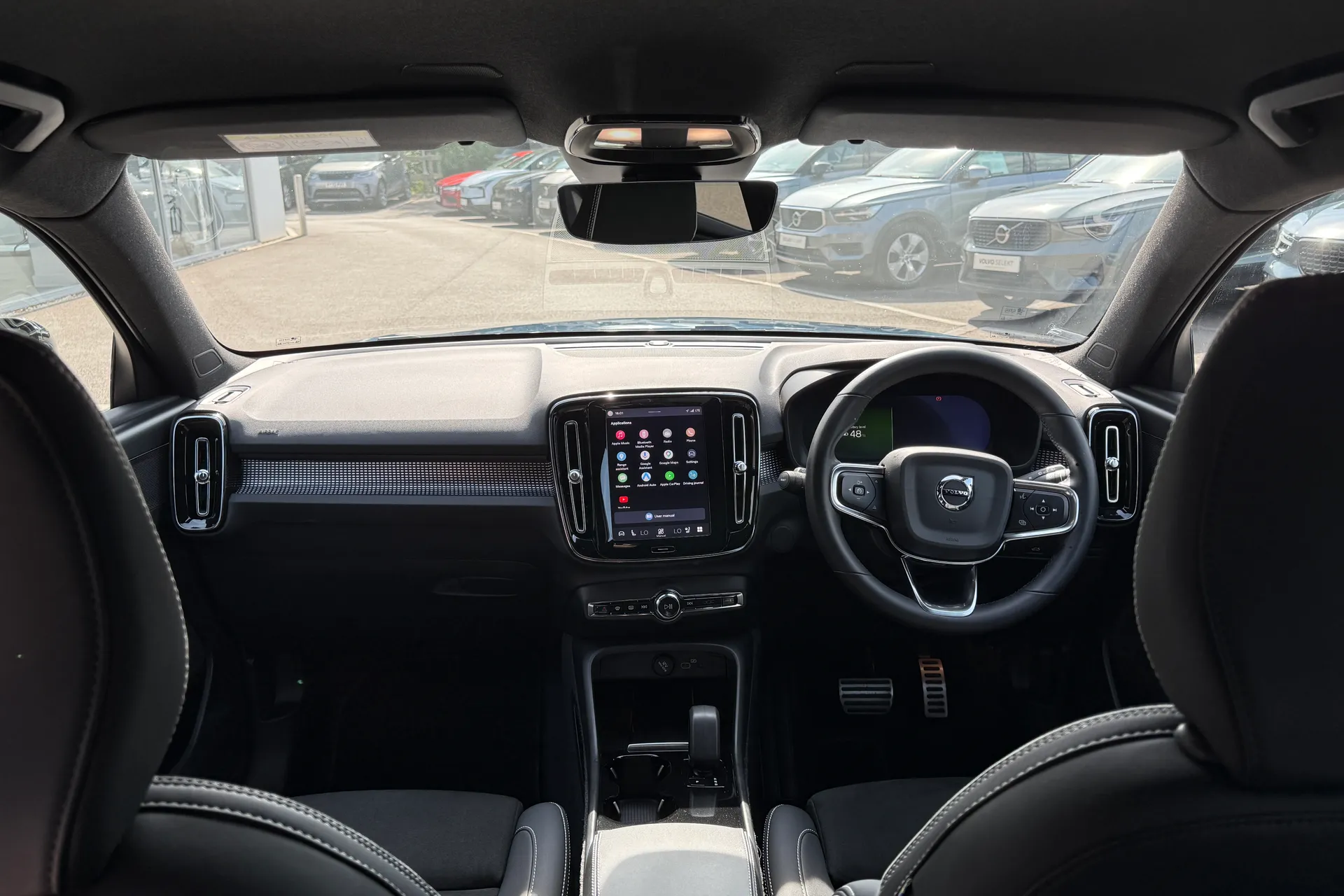Volvo XC40 thumbnail image number 3
