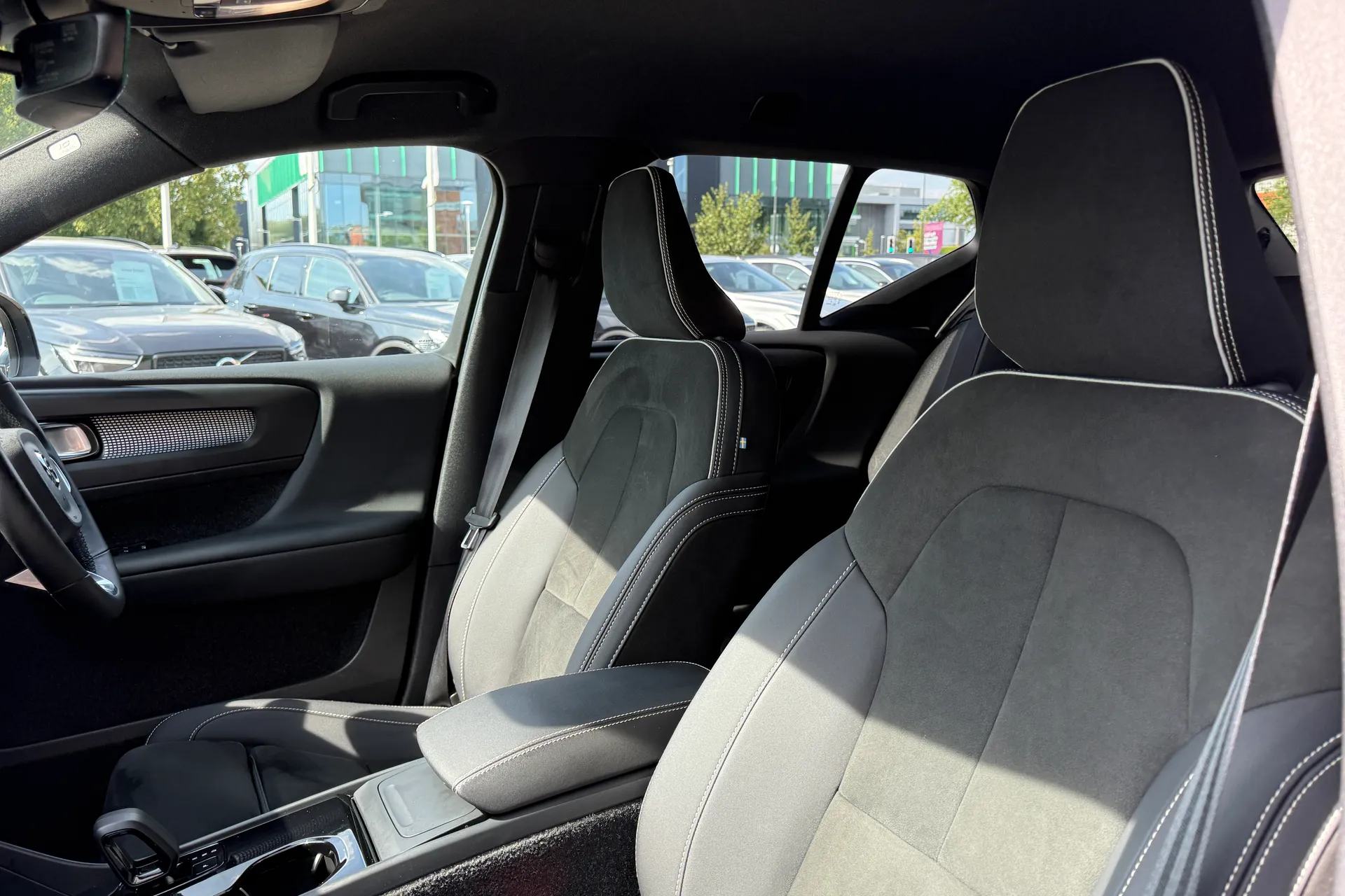 Volvo XC40 thumbnail image number 27