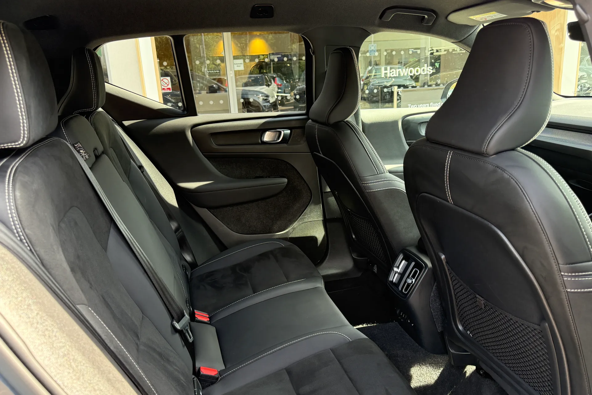 Volvo XC40 thumbnail image number 22