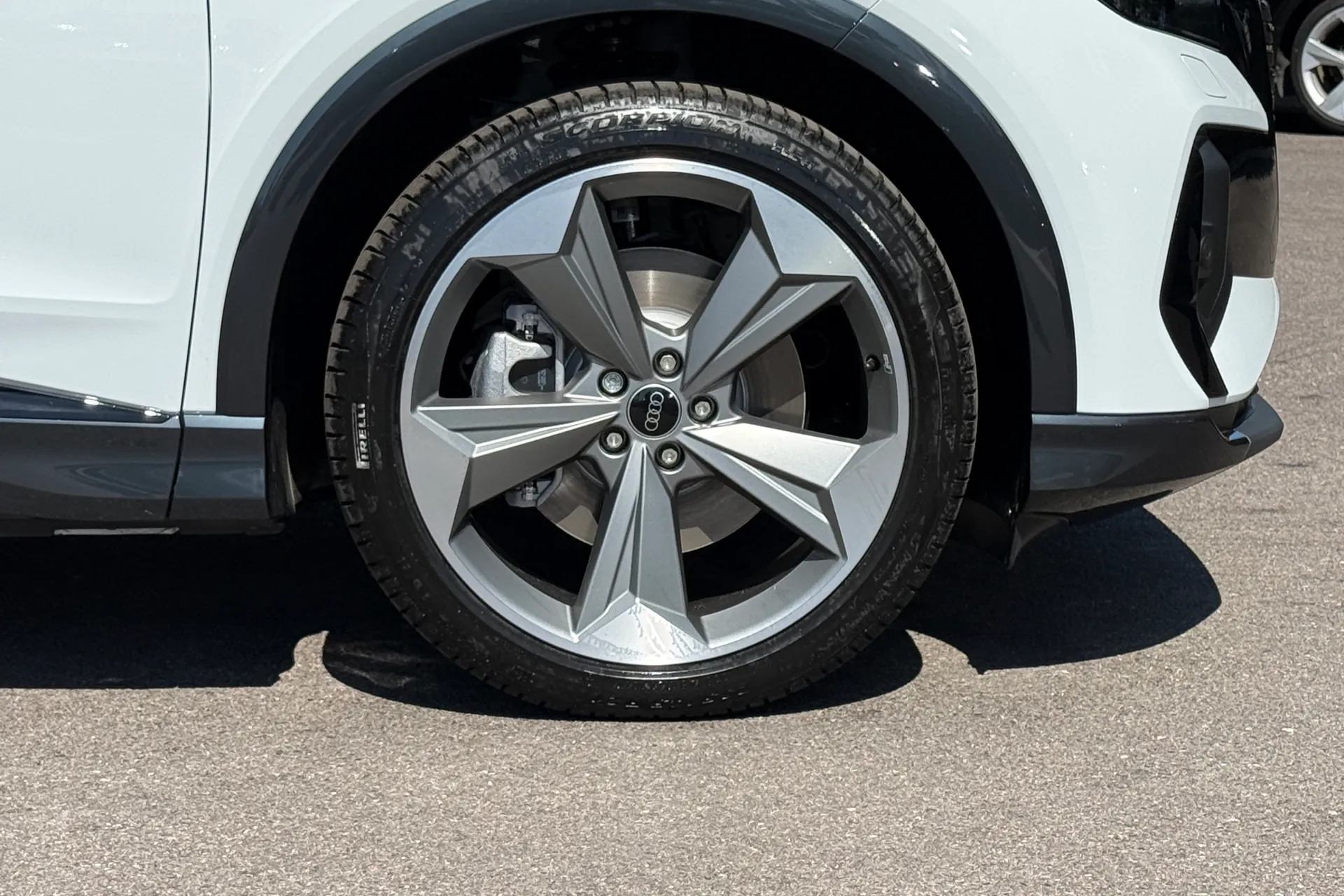 Audi Q4 e-tron thumbnail image number 8