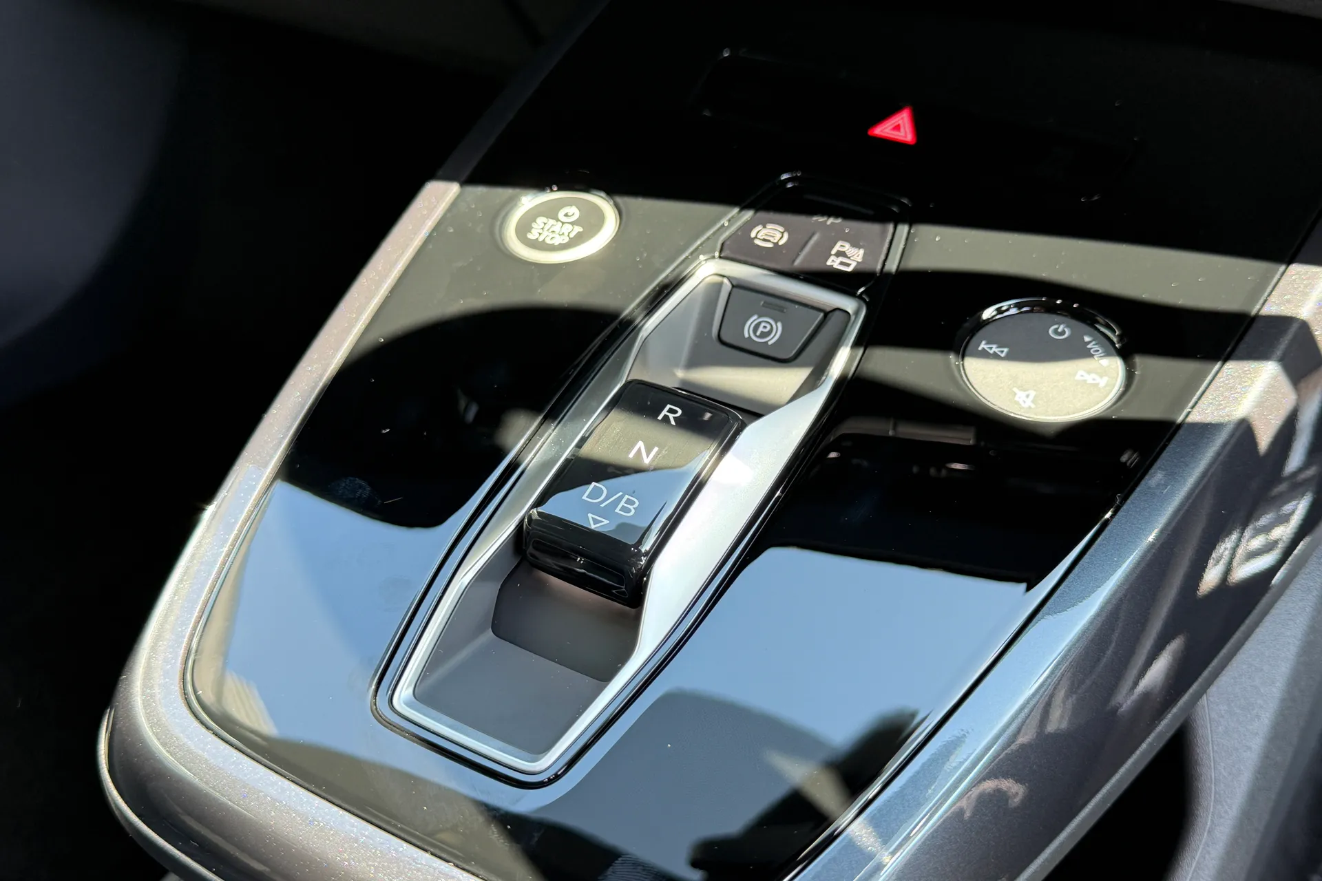Audi Q4 e-tron thumbnail image number 32