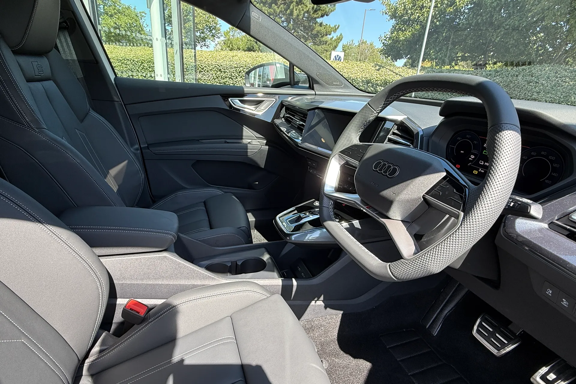 Audi Q4 e-tron thumbnail image number 29