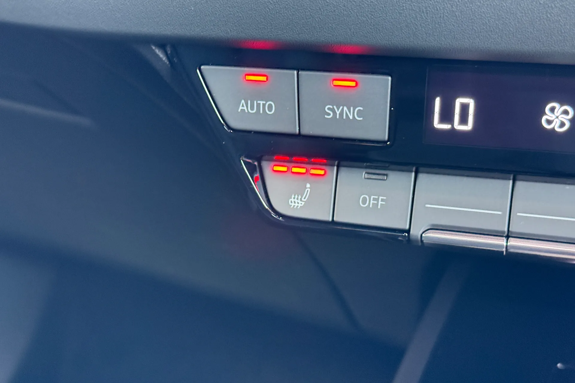 Audi Q4 e-tron thumbnail image number 18