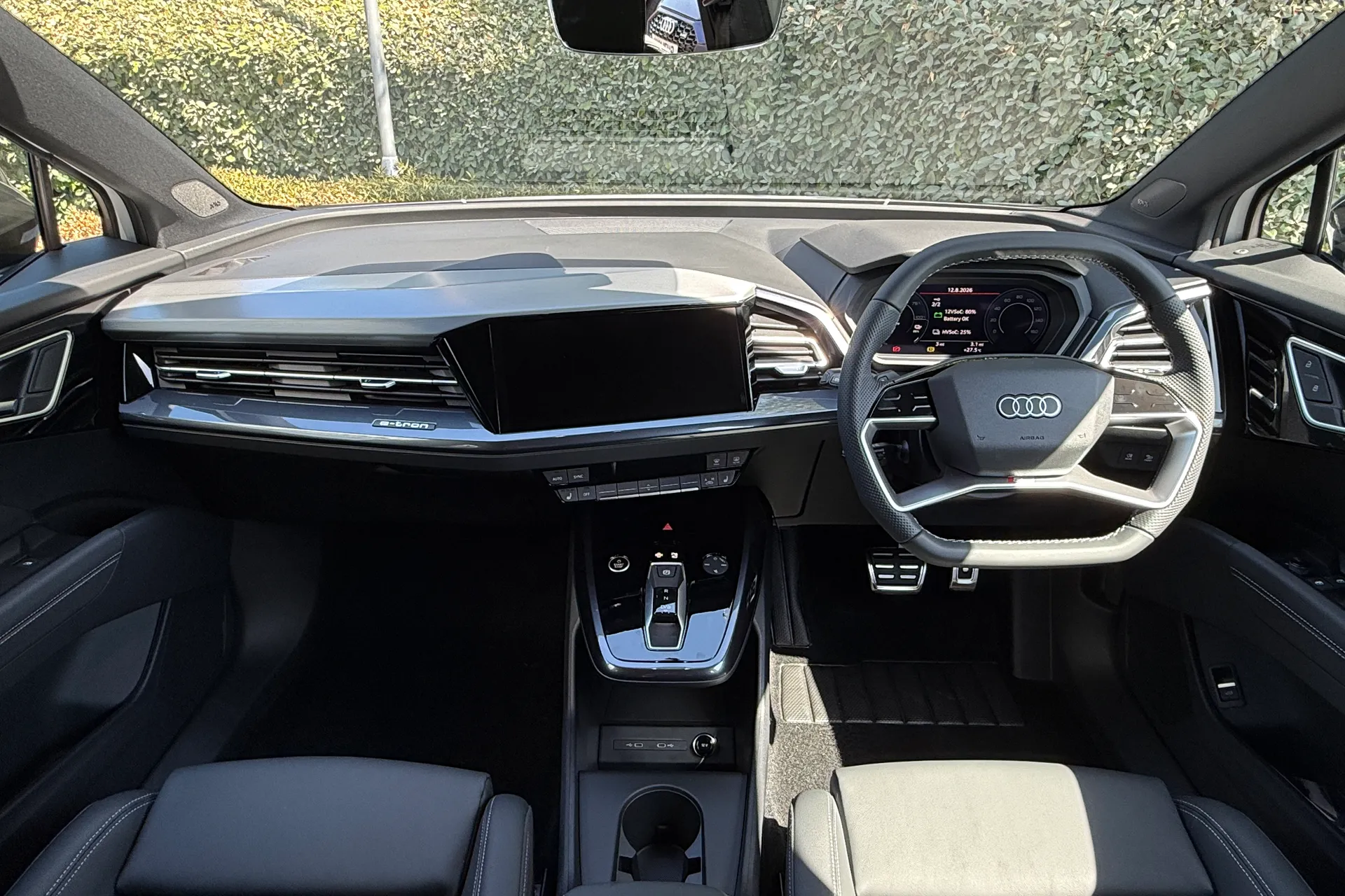 Audi Q4 e-tron thumbnail image number 5
