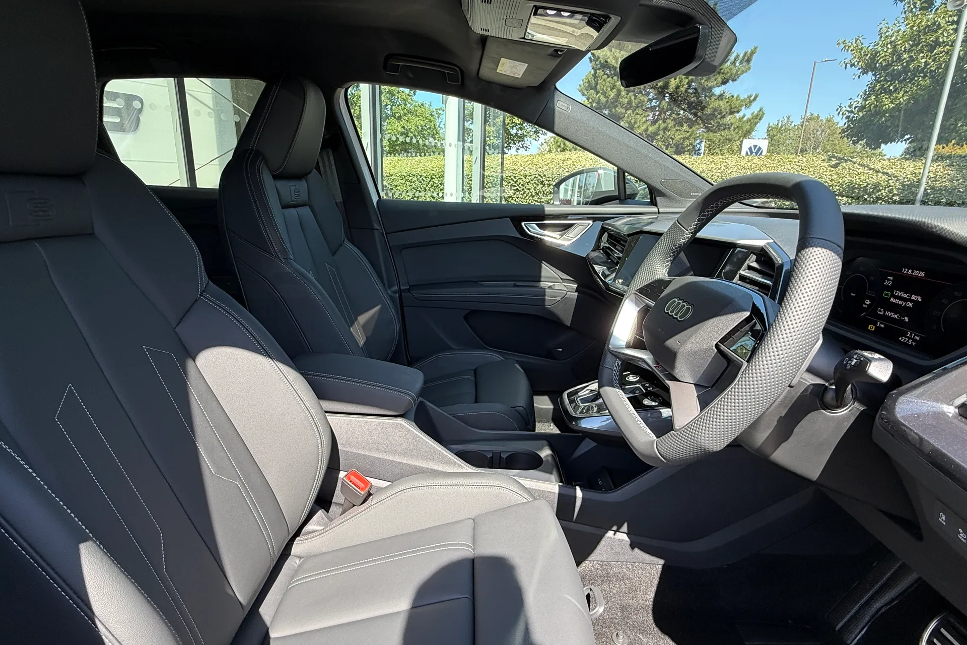 Audi Q4 e-tron thumbnail image number 31