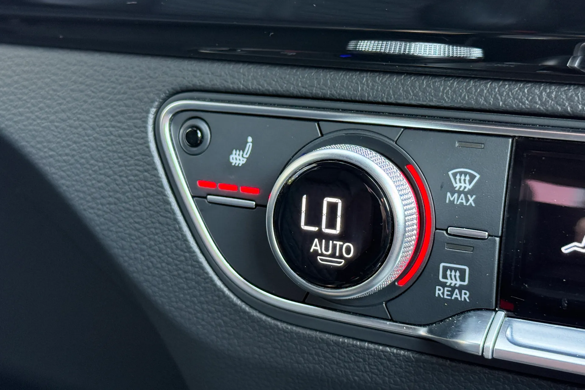 Audi Q5 thumbnail image number 15