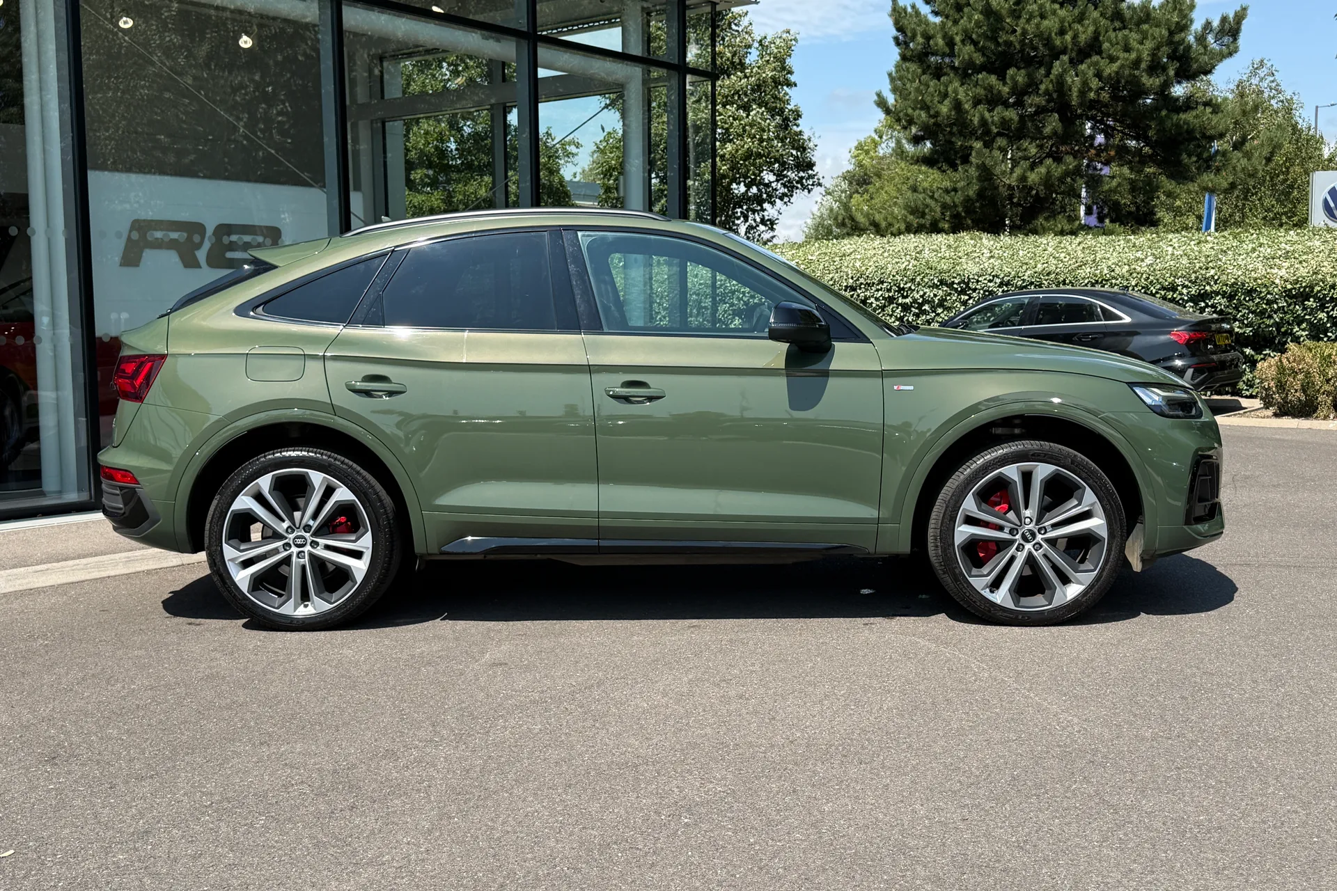 Audi Q5 thumbnail image number 2