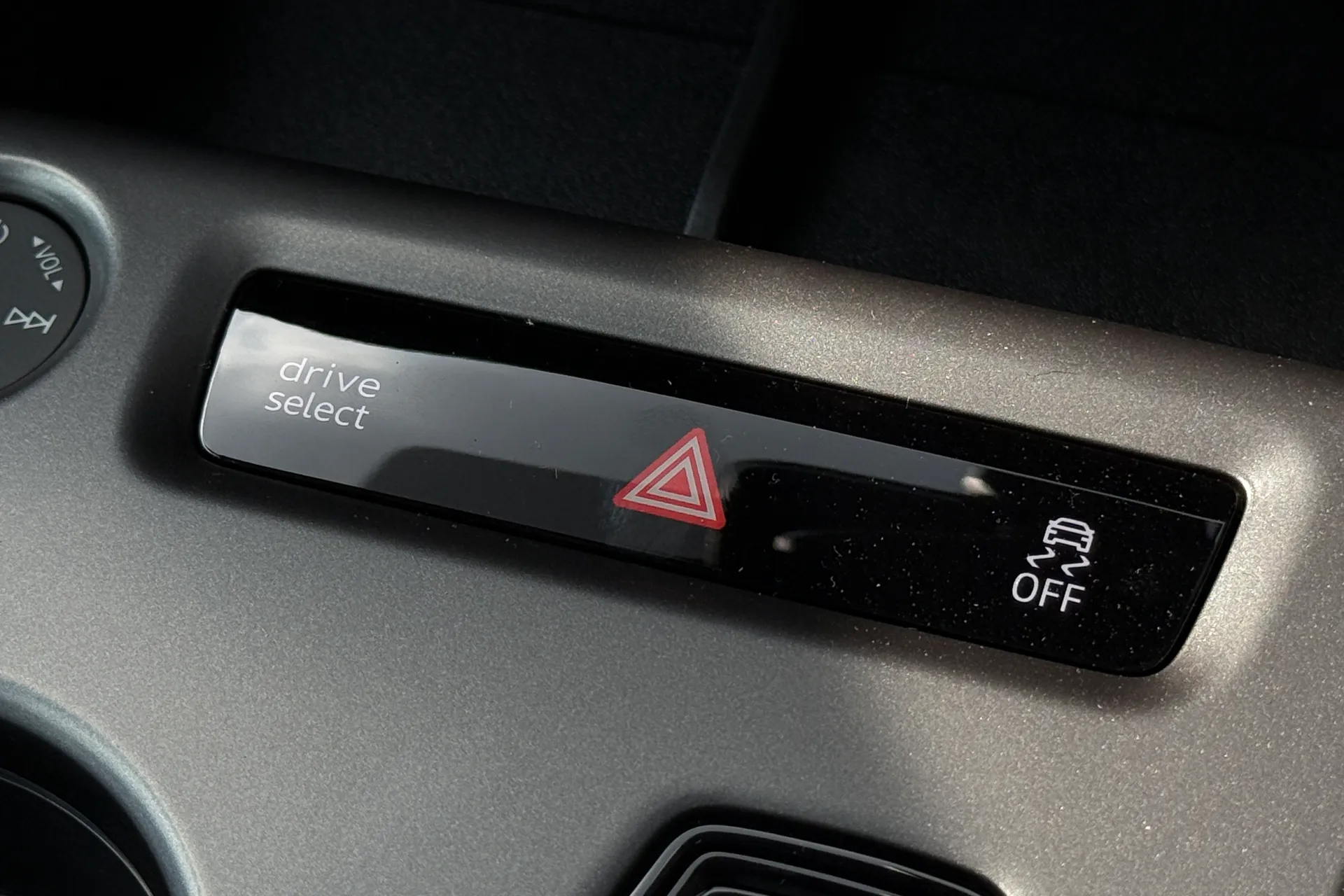 Audi Q4 e-tron thumbnail image number 21