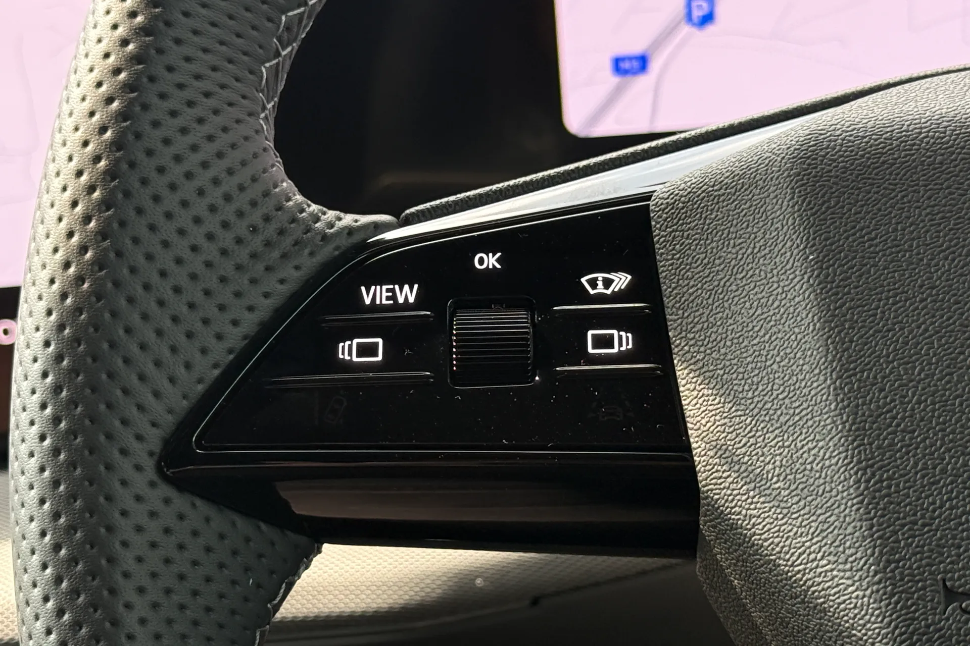 Audi Q4 e-tron thumbnail image number 9