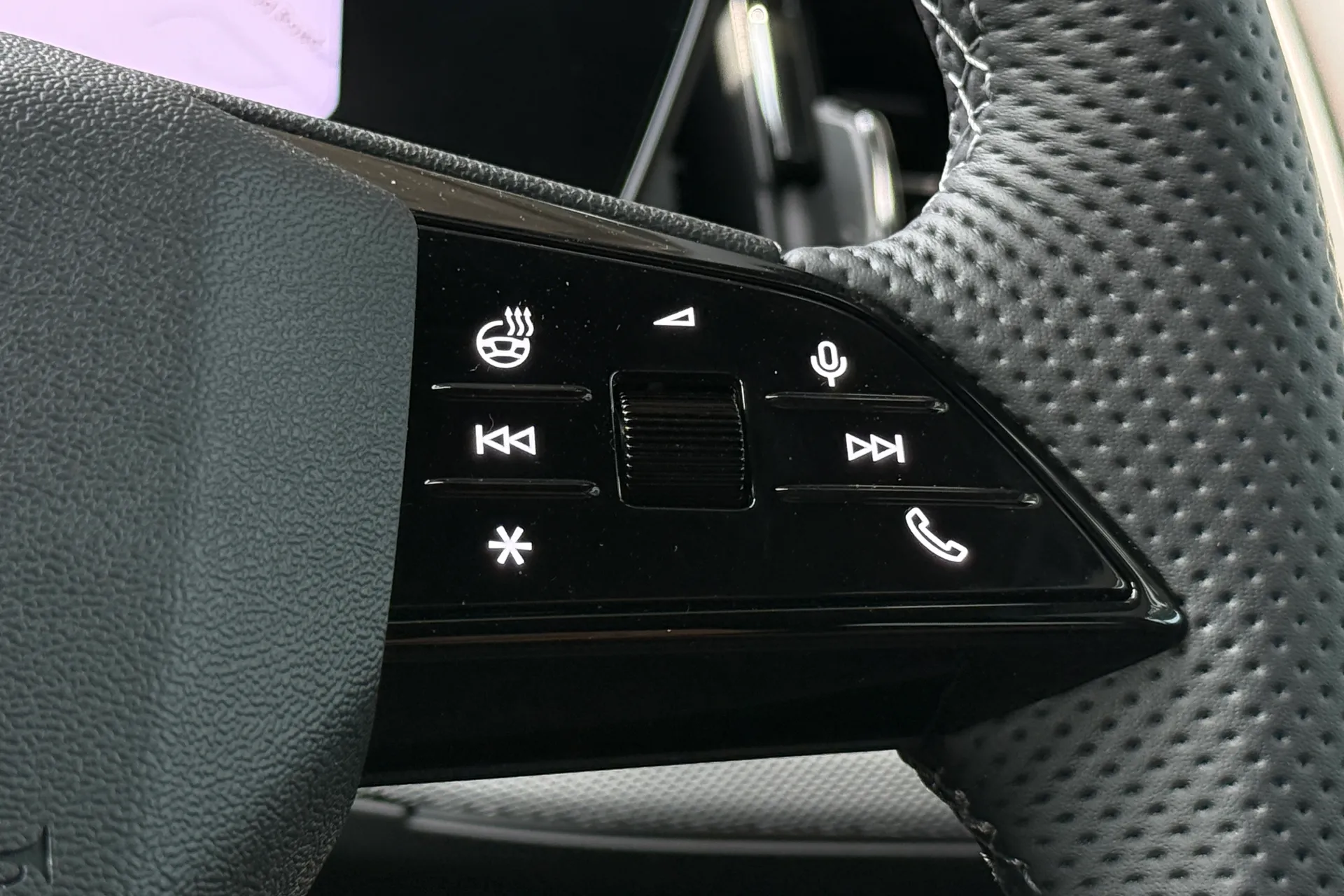 Audi Q4 e-tron thumbnail image number 8