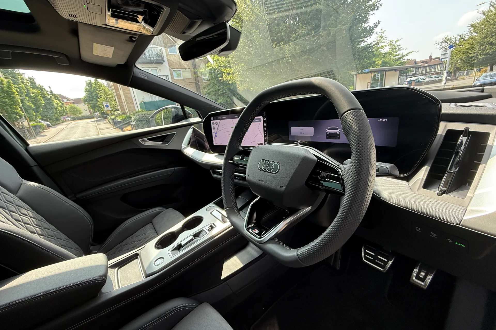Audi Q4 e-tron thumbnail image number 6