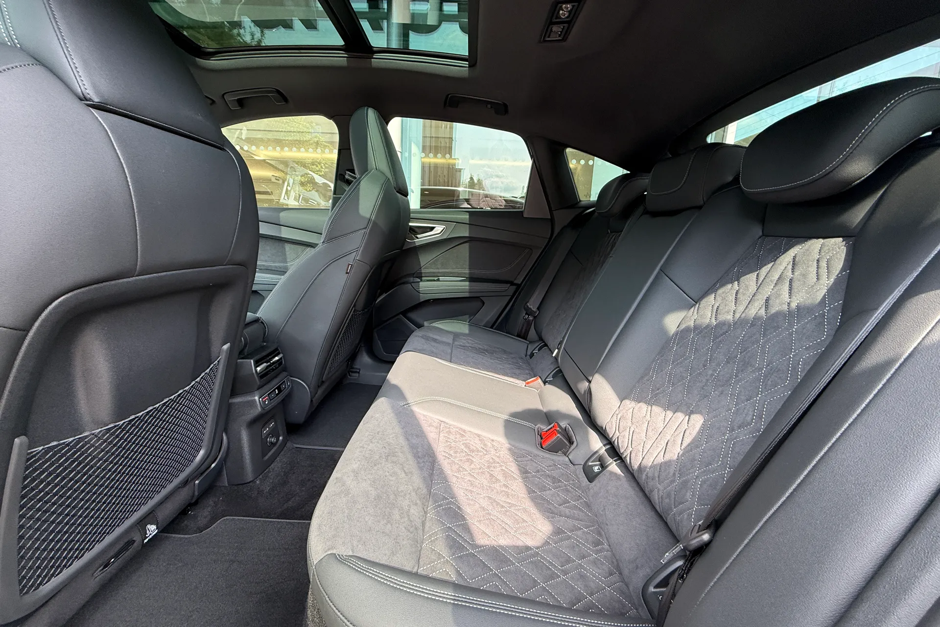 Audi Q4 e-tron thumbnail image number 54
