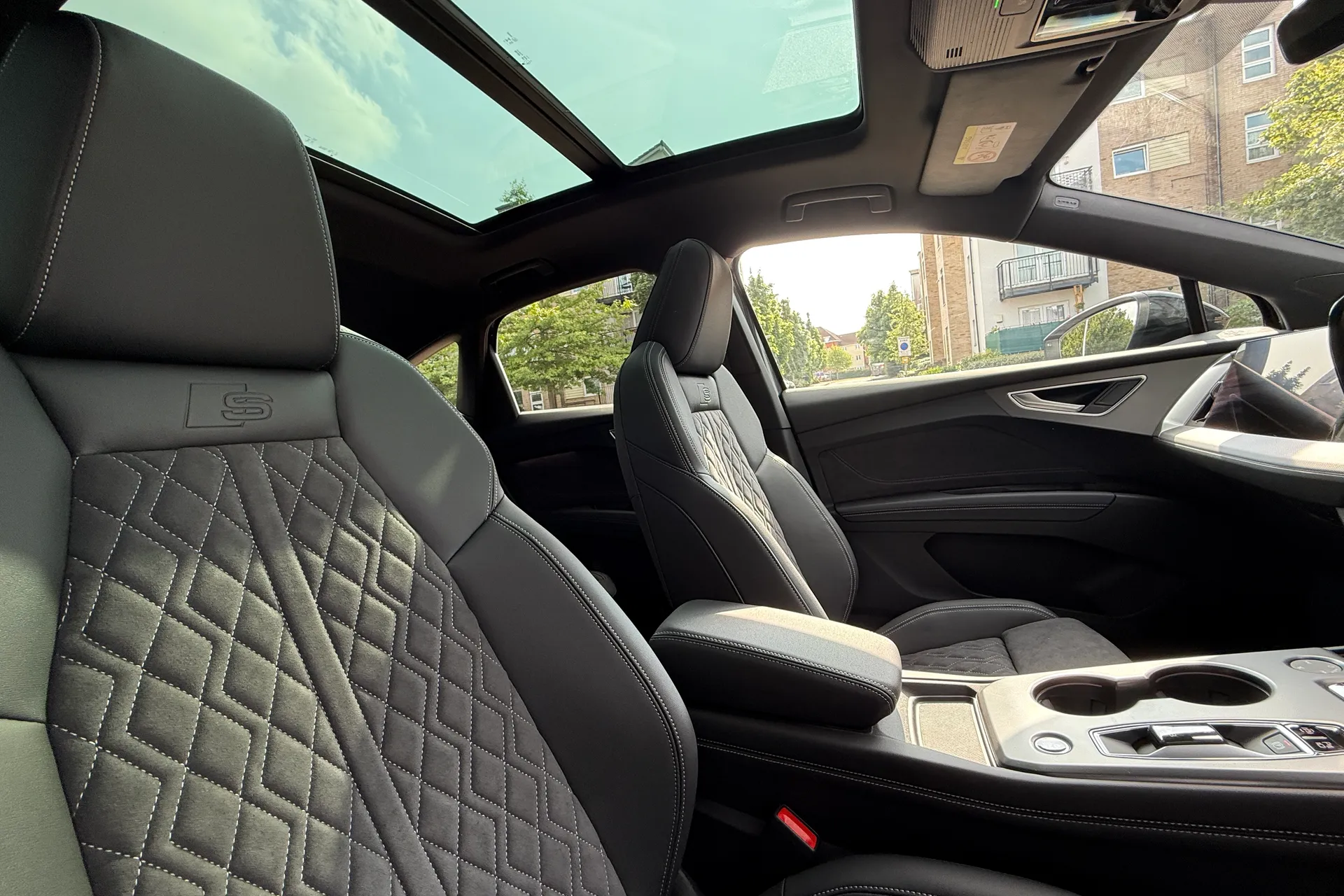 Audi Q4 e-tron thumbnail image number 34