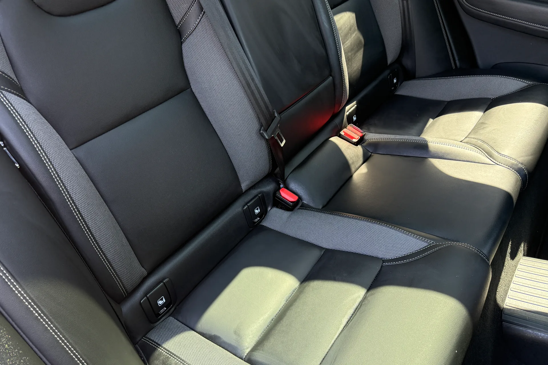 Volvo XC60 thumbnail image number 25