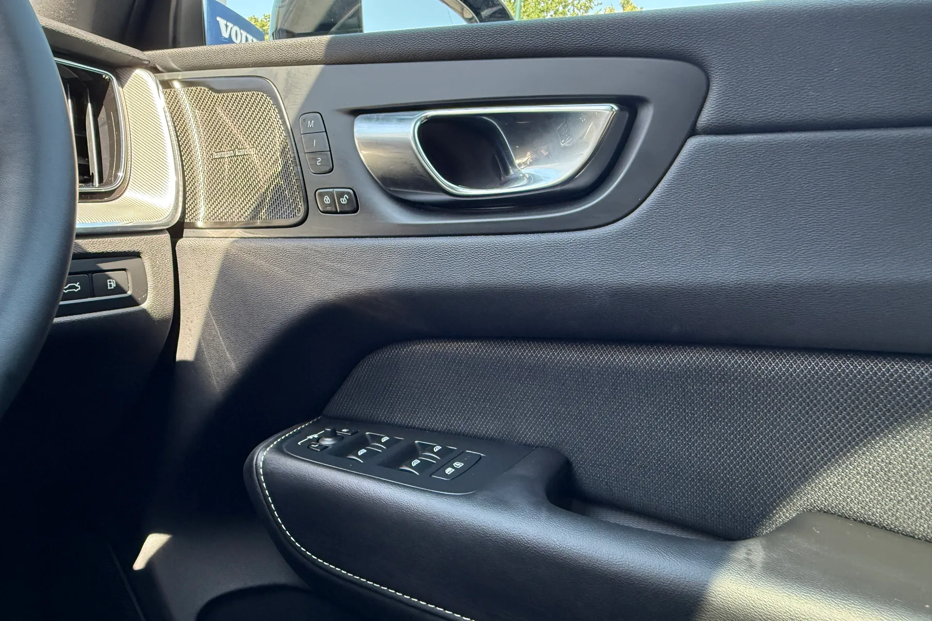 Volvo XC60 thumbnail image number 42
