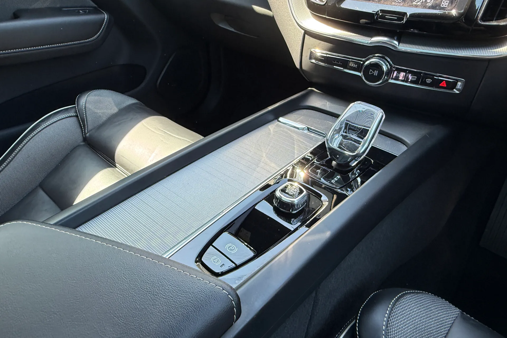 Volvo XC60 thumbnail image number 44