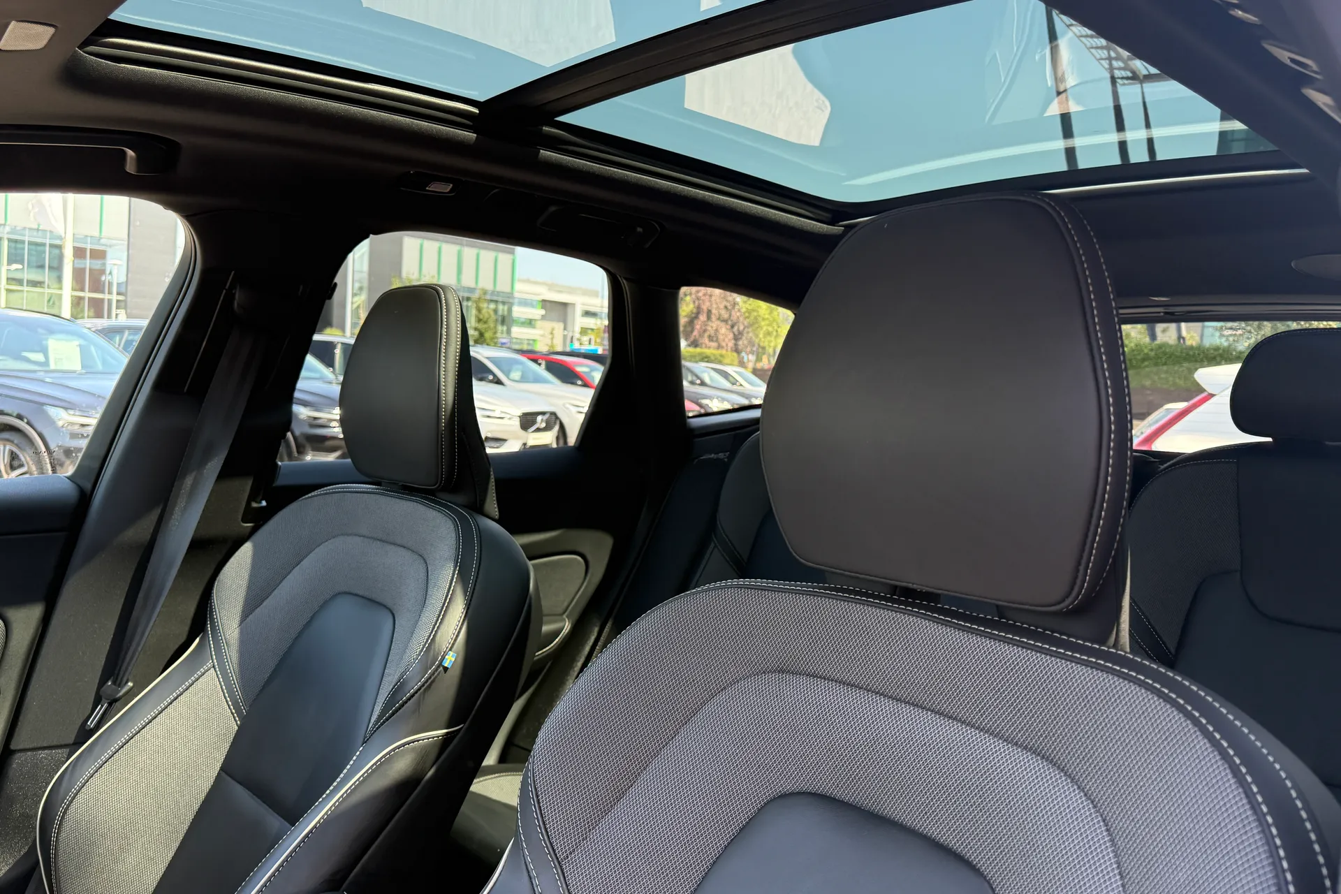 Volvo XC60 thumbnail image number 29