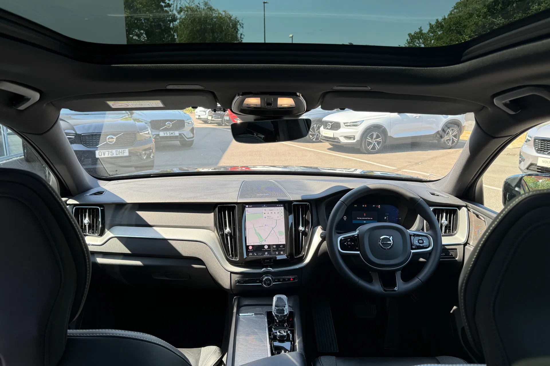 Volvo XC60 thumbnail image number 3