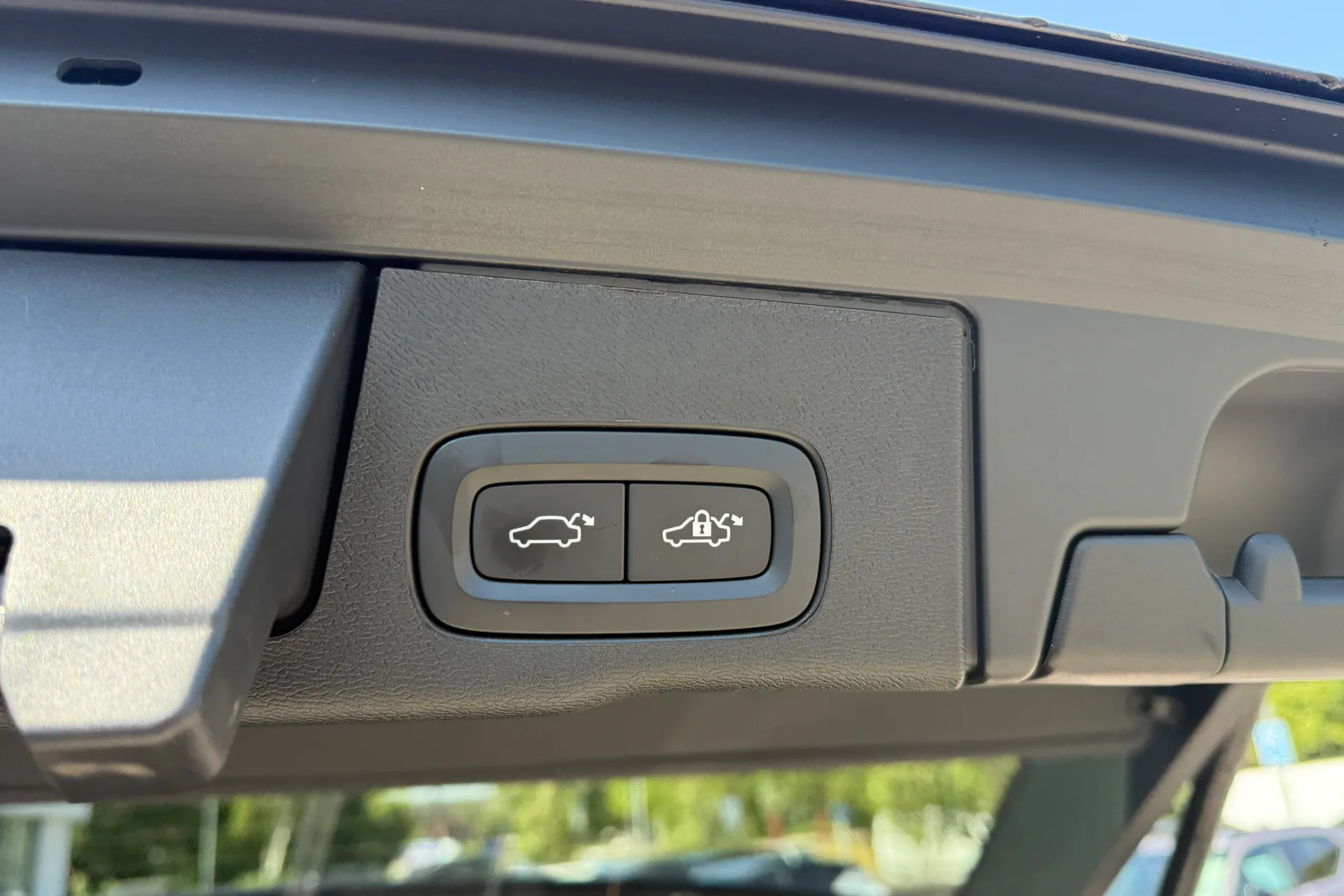 Volvo XC60 thumbnail image number 21