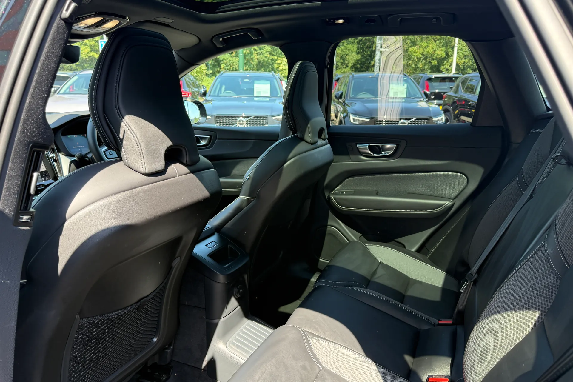 Volvo XC60 thumbnail image number 30