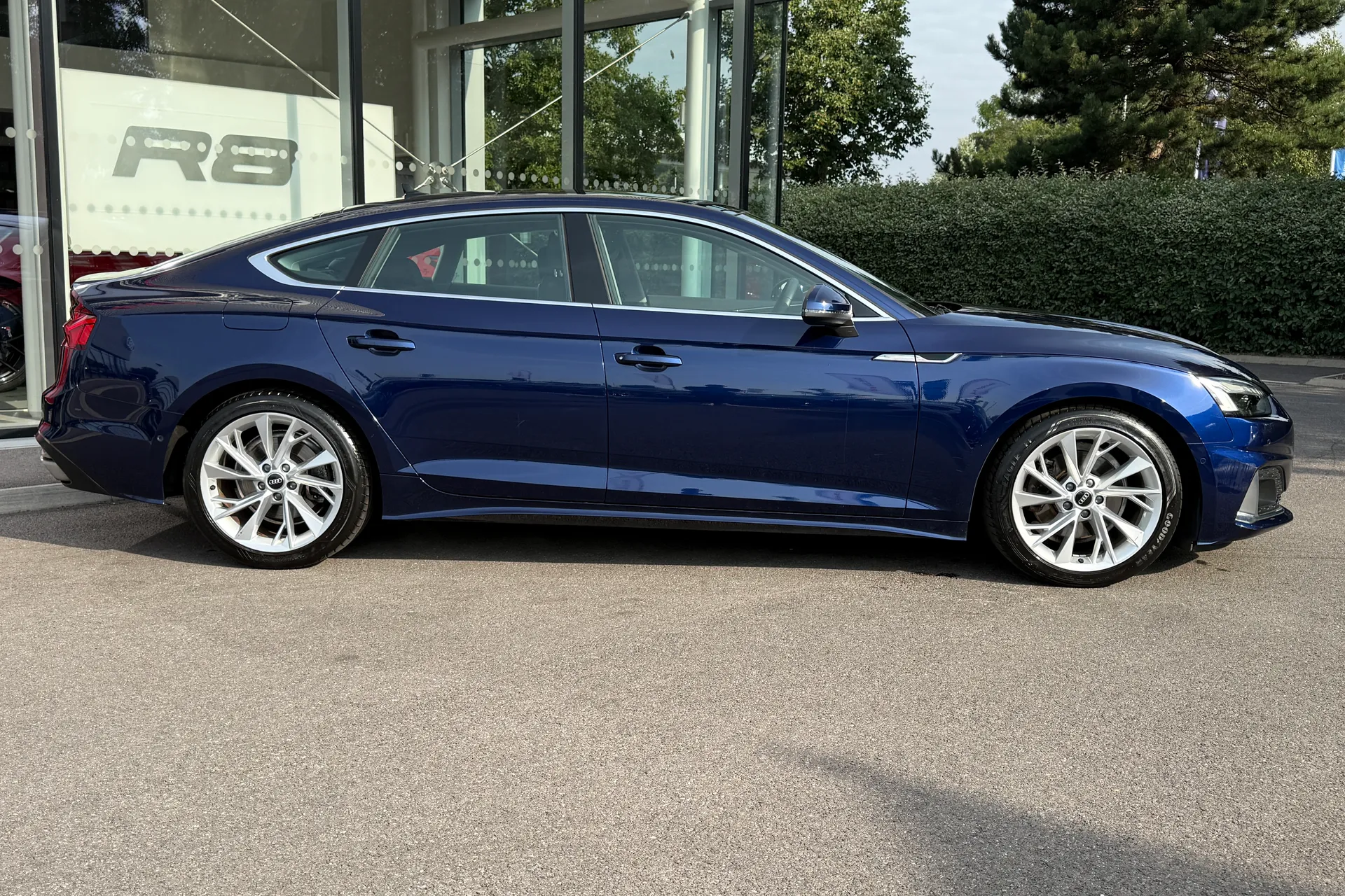 Audi A5 thumbnail image number 2