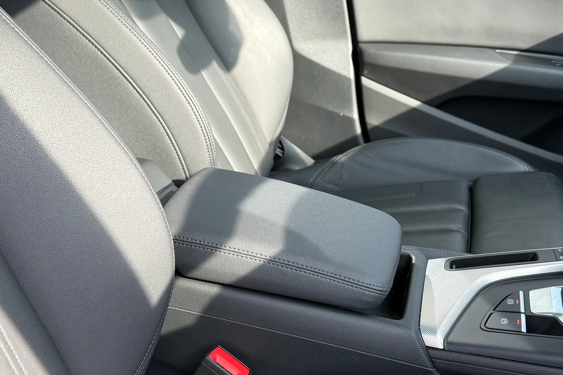 Audi A5 thumbnail image number 28