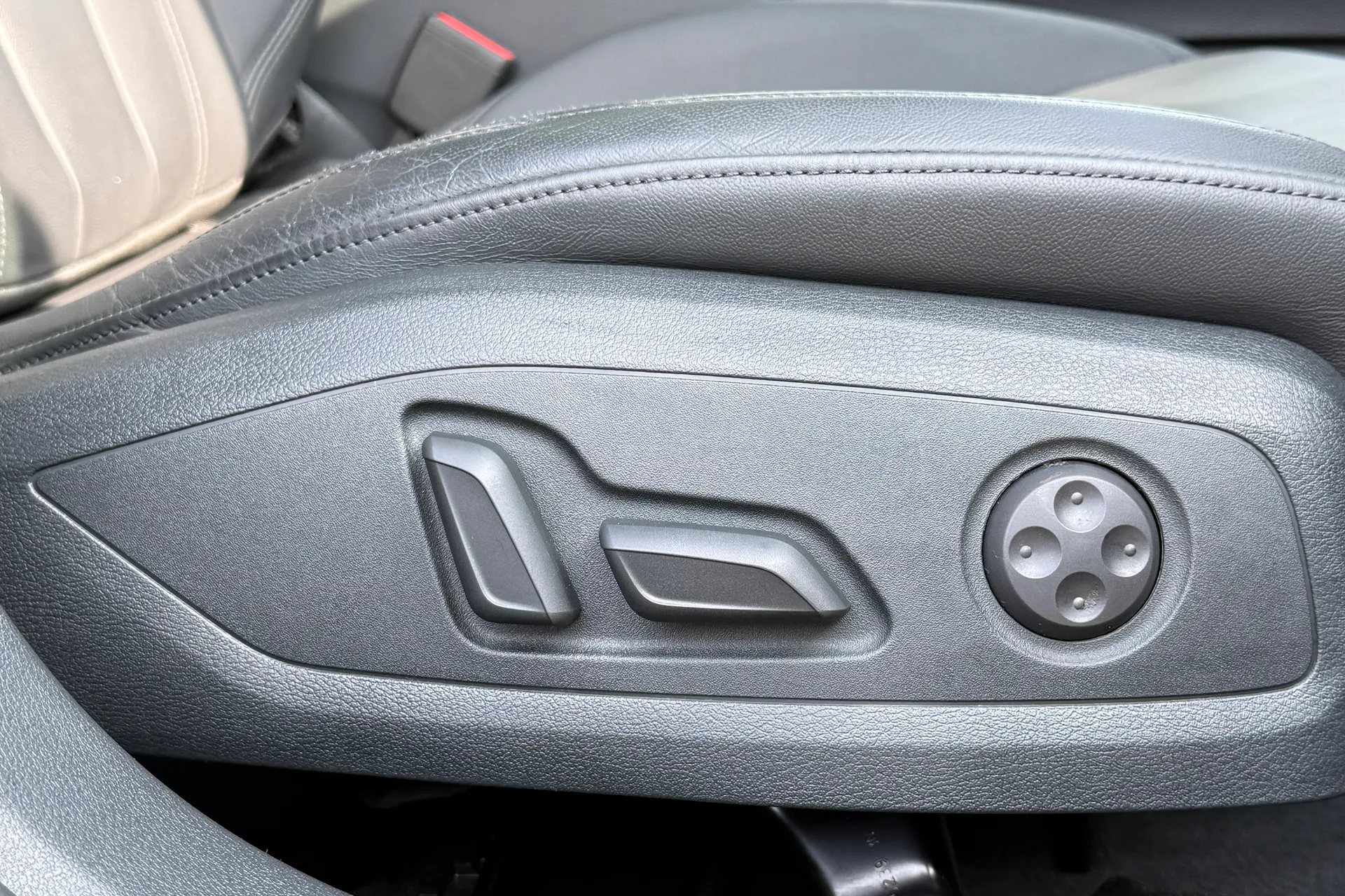 Audi A5 thumbnail image number 34