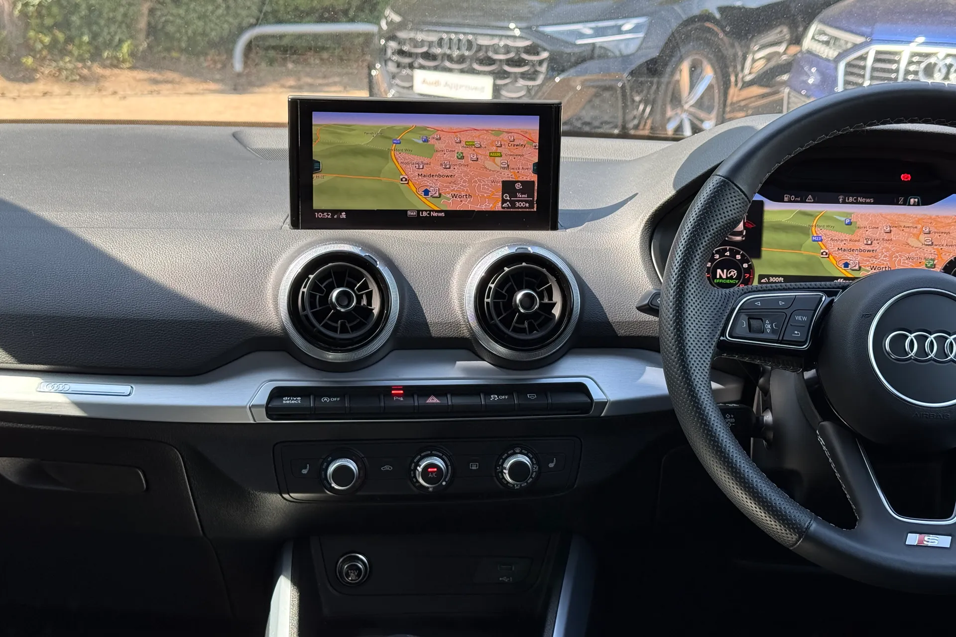Audi Q2 thumbnail image number 37