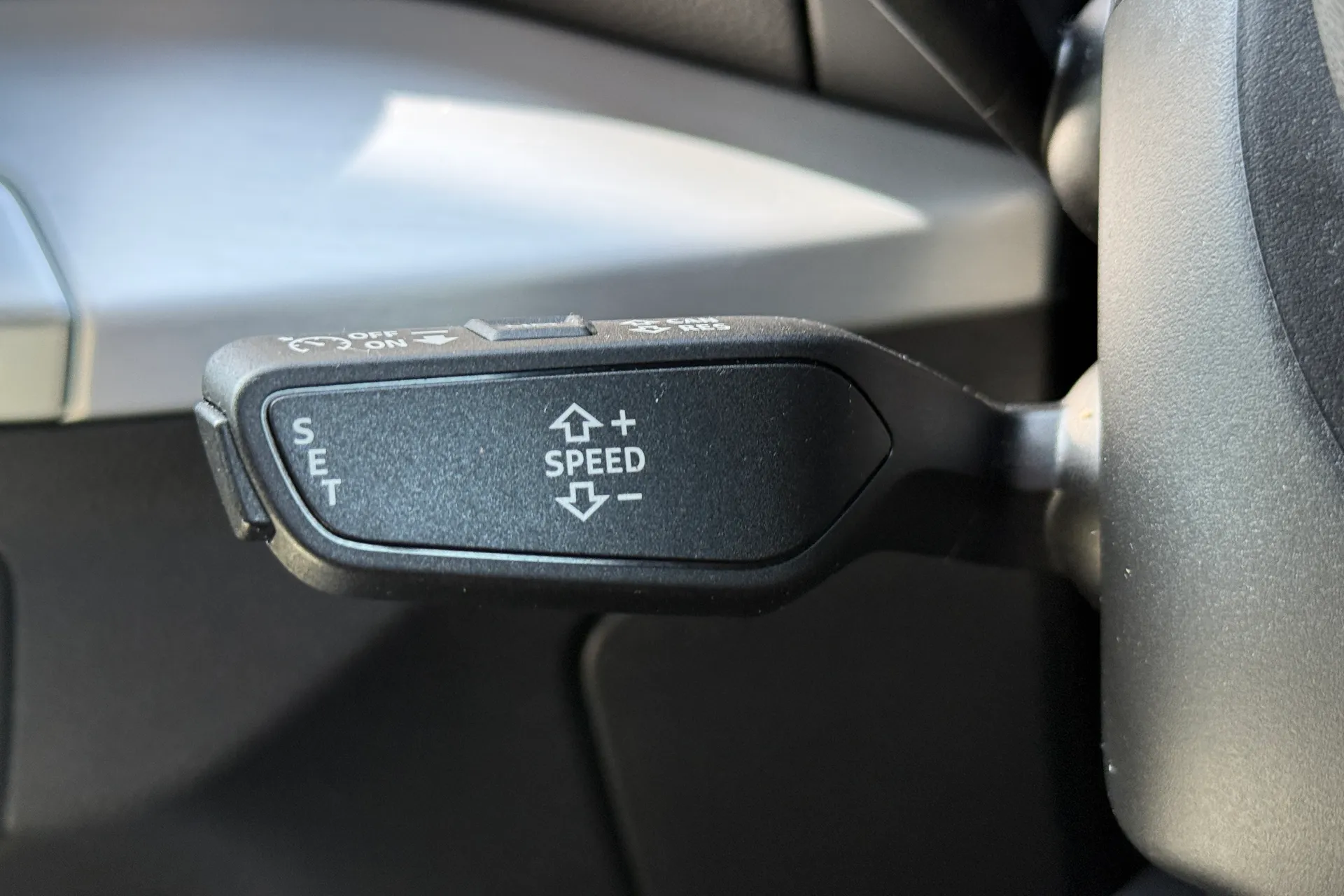 Audi Q2 thumbnail image number 16