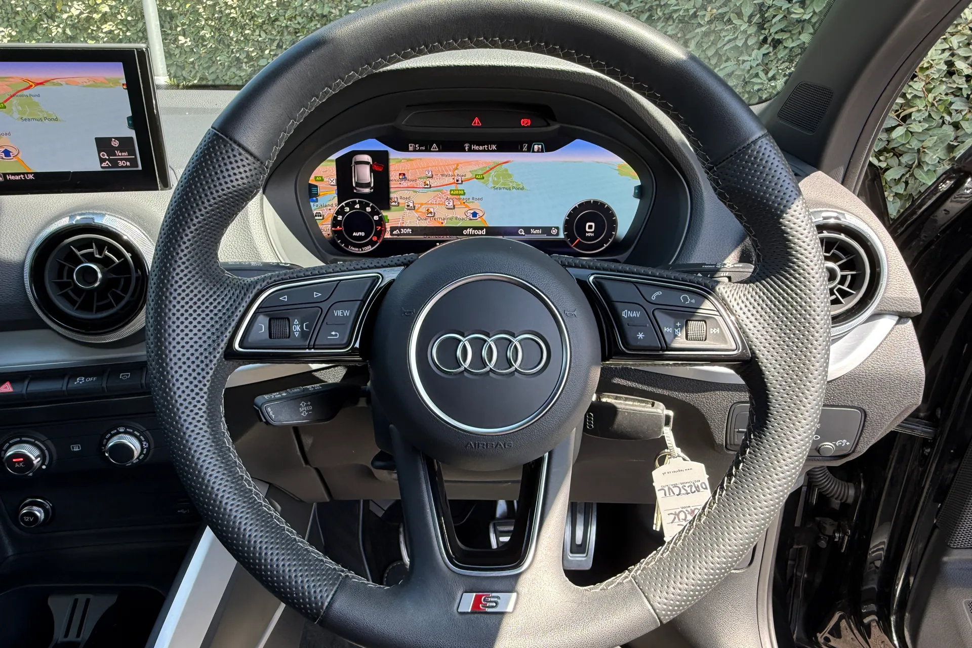 Audi Q2 thumbnail image number 18