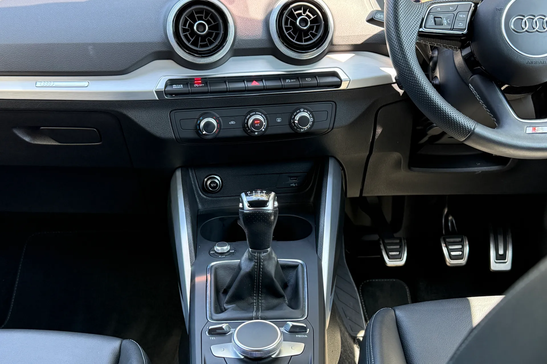 Audi Q2 thumbnail image number 56