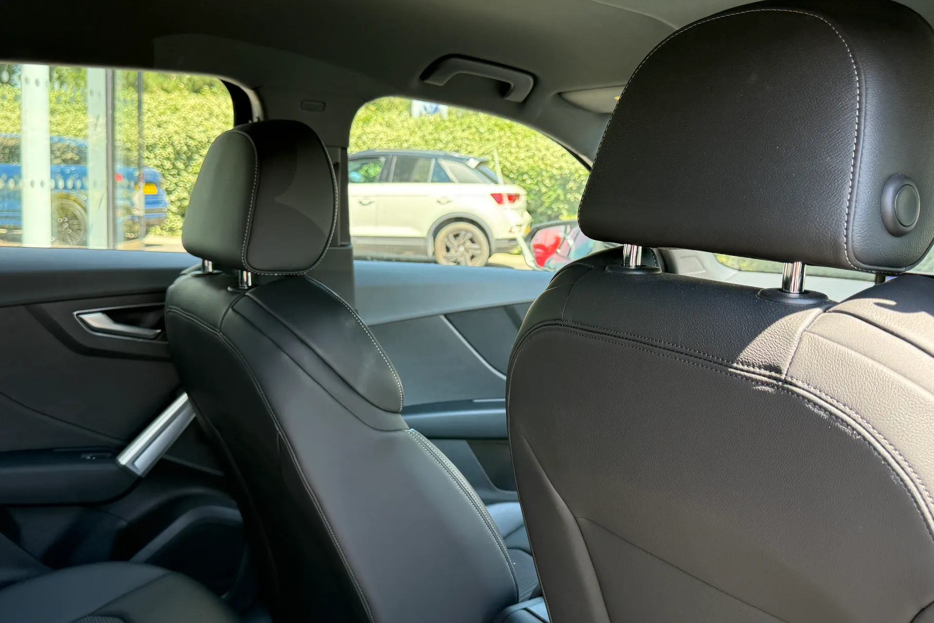 Audi Q2 thumbnail image number 35