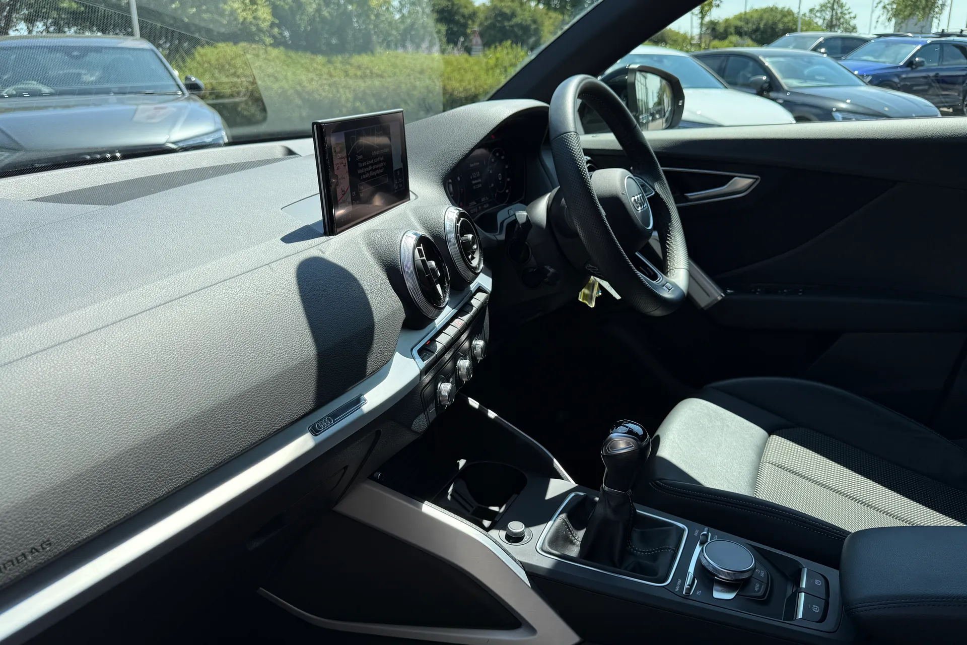 Audi Q2 thumbnail image number 40