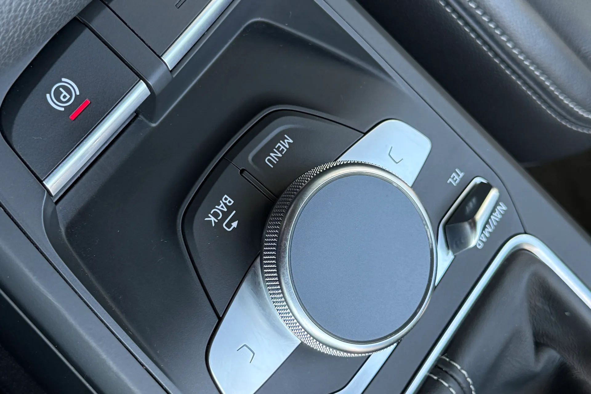 Audi Q2 thumbnail image number 48