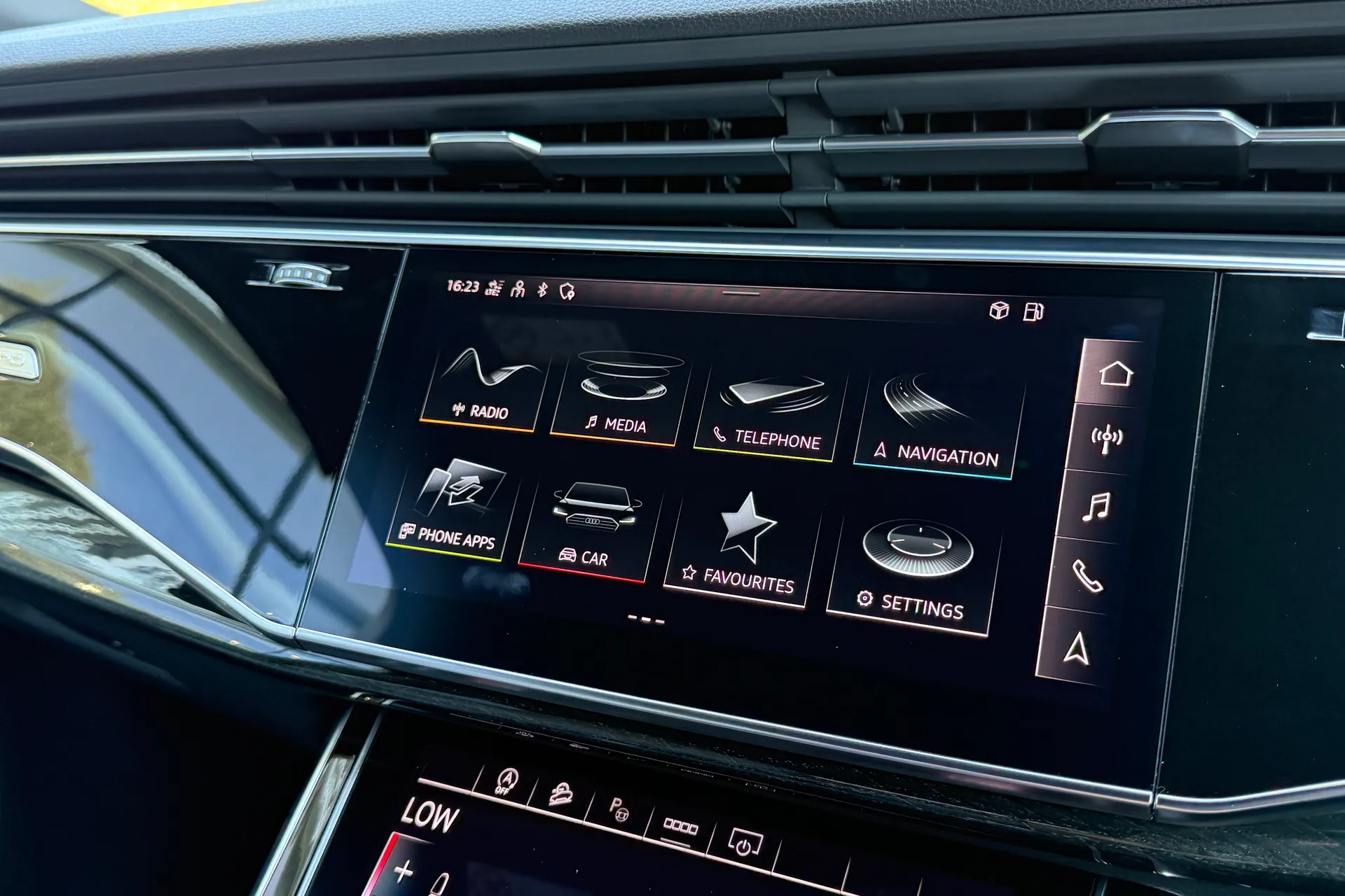 Audi Q7 thumbnail image number 27