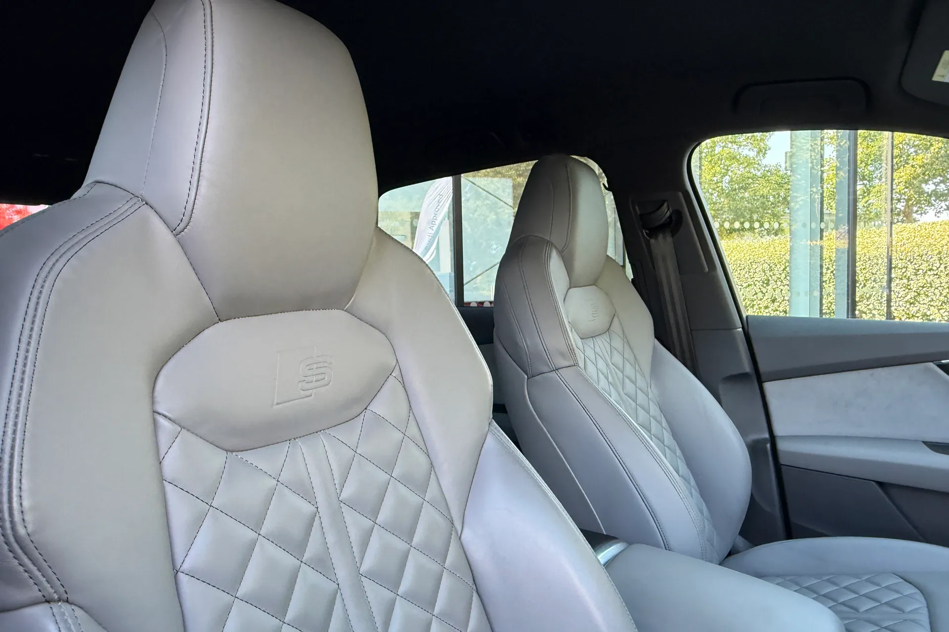 Audi Q7 thumbnail image number 32