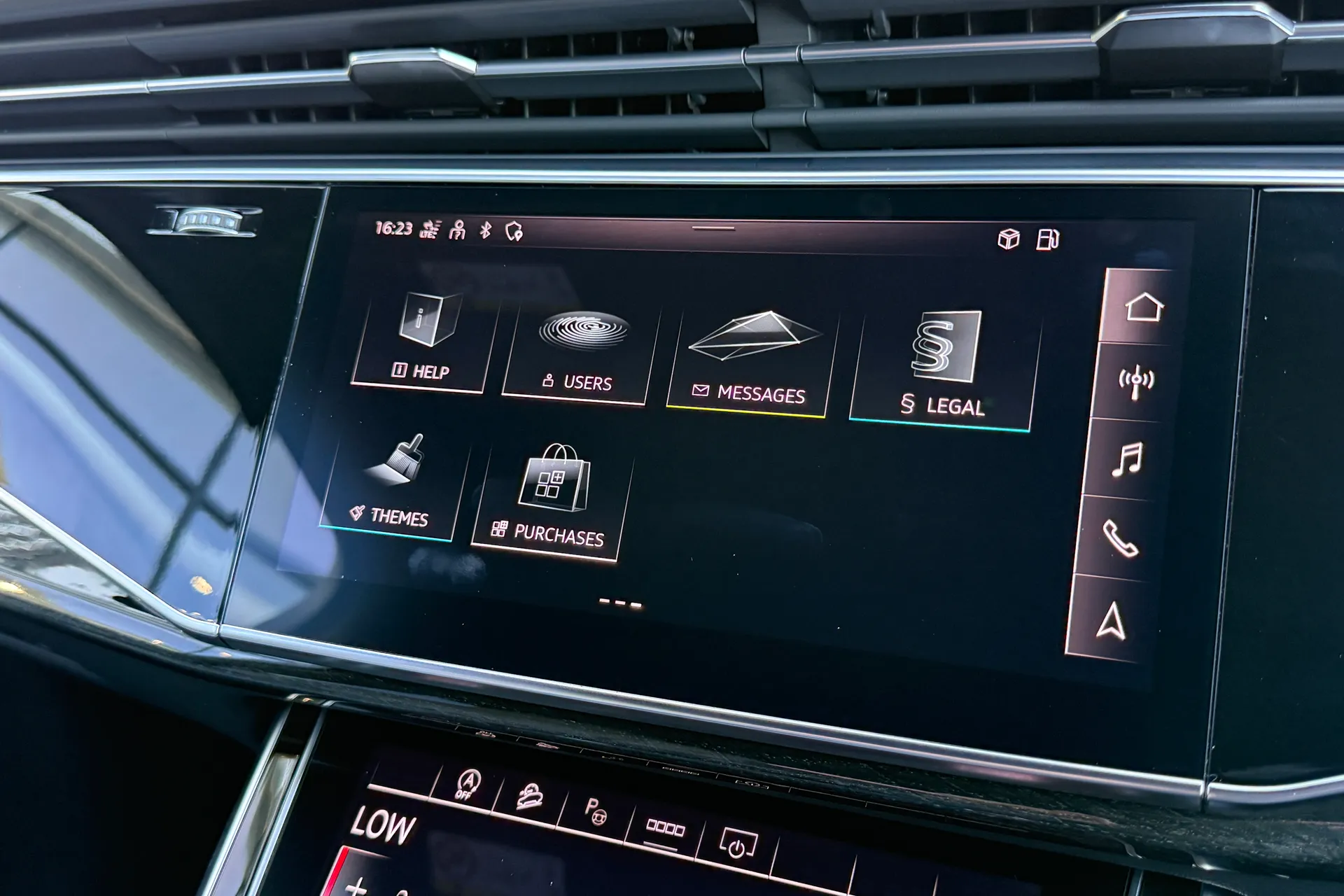 Audi Q7 thumbnail image number 28