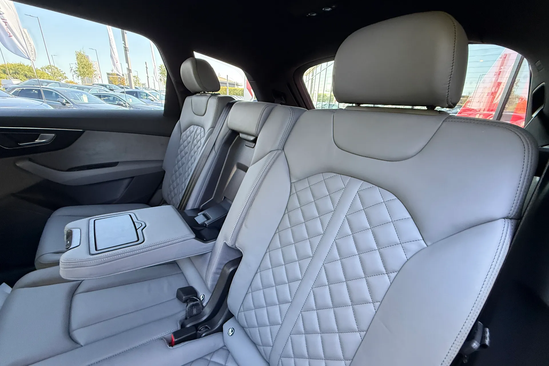 Audi Q7 thumbnail image number 44
