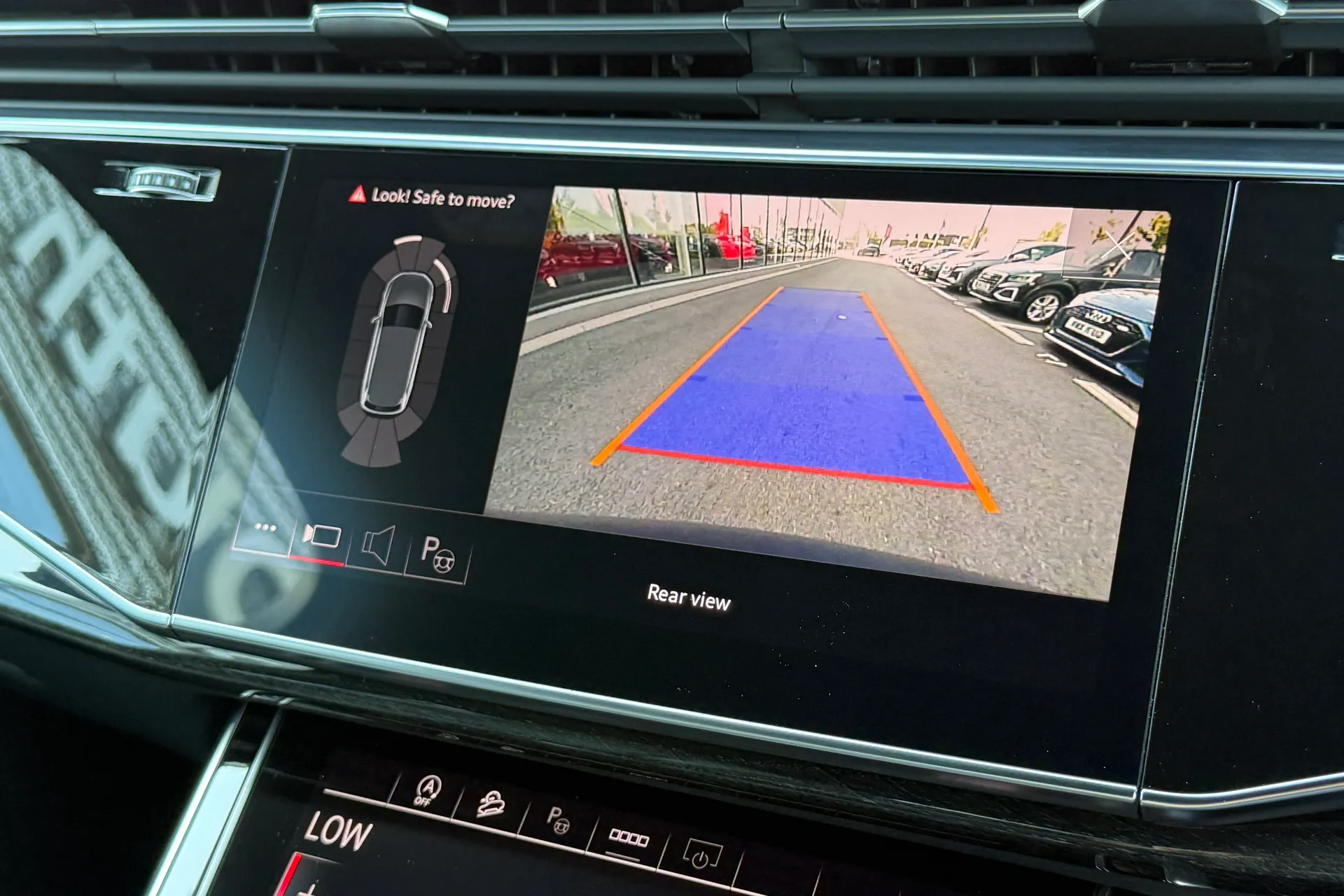 Audi Q7 thumbnail image number 3