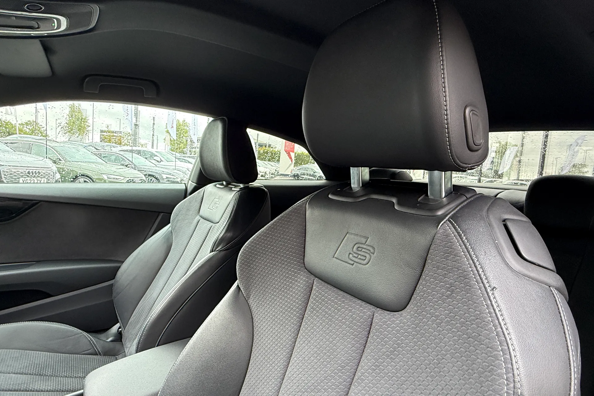 Audi A5 thumbnail image number 32