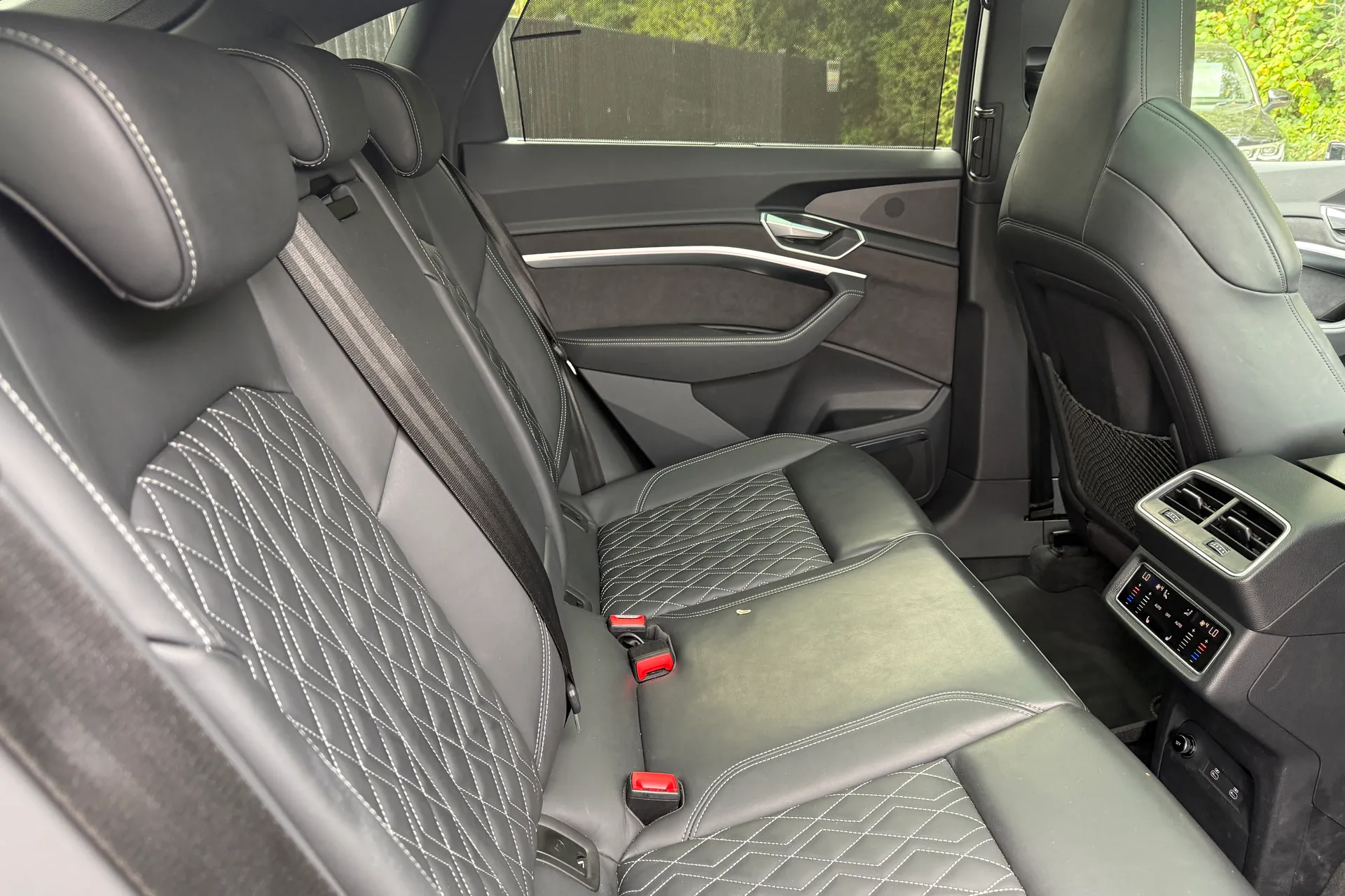 Audi Q8 thumbnail image number 37