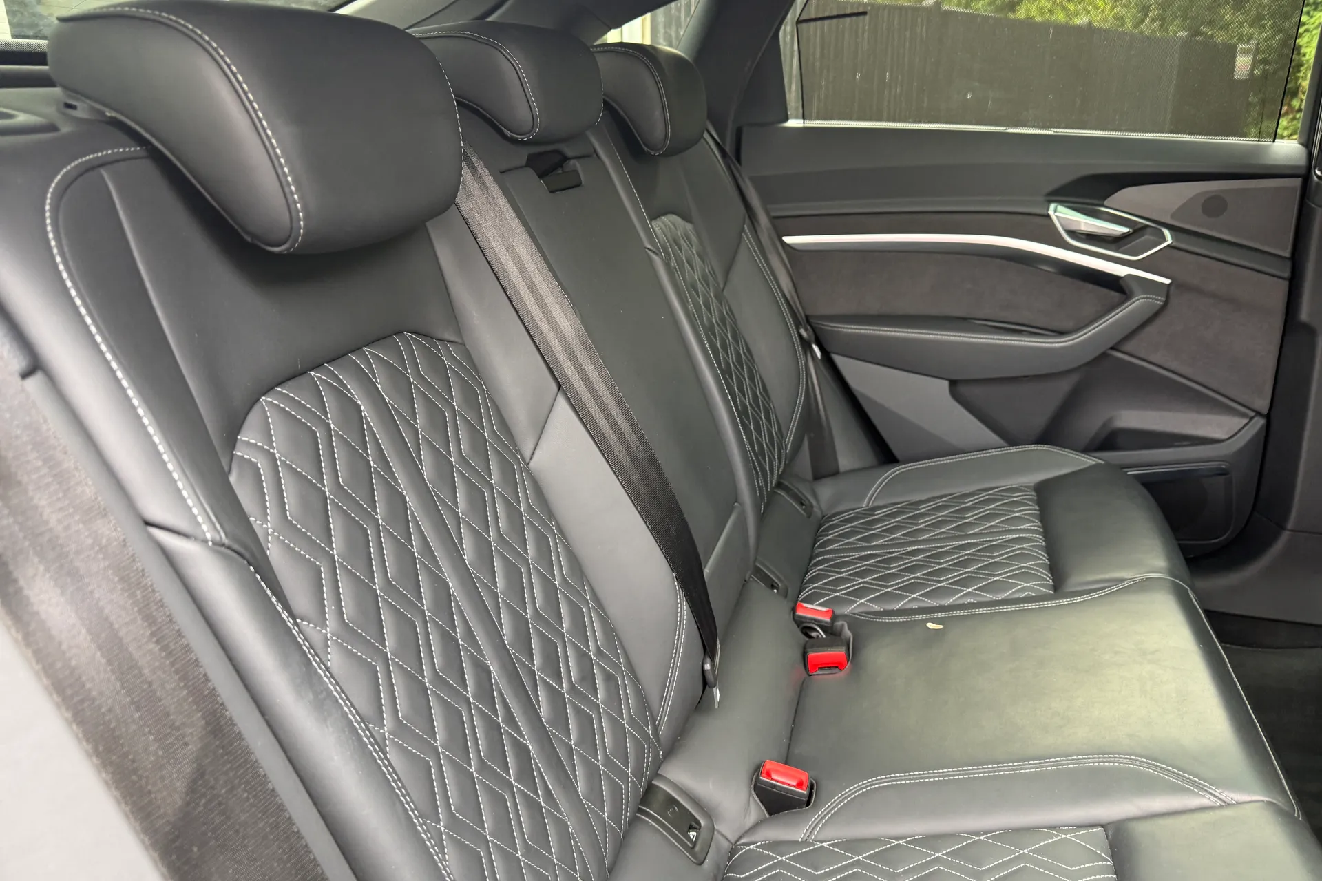 Audi Q8 thumbnail image number 36