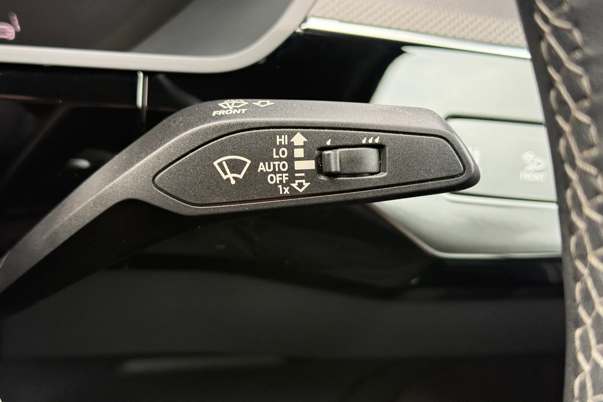 Audi Q8 thumbnail image number 18