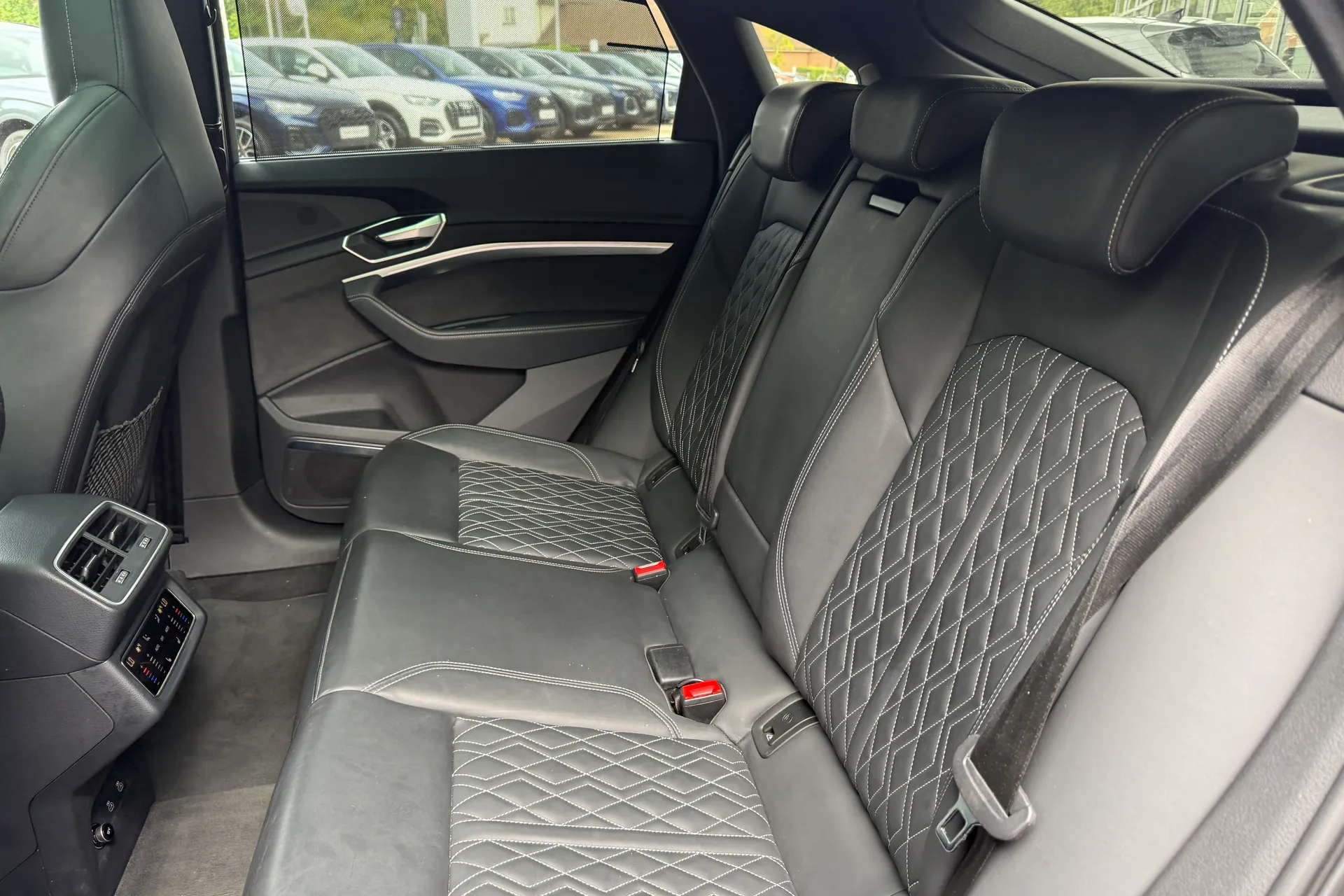 Audi Q8 thumbnail image number 50