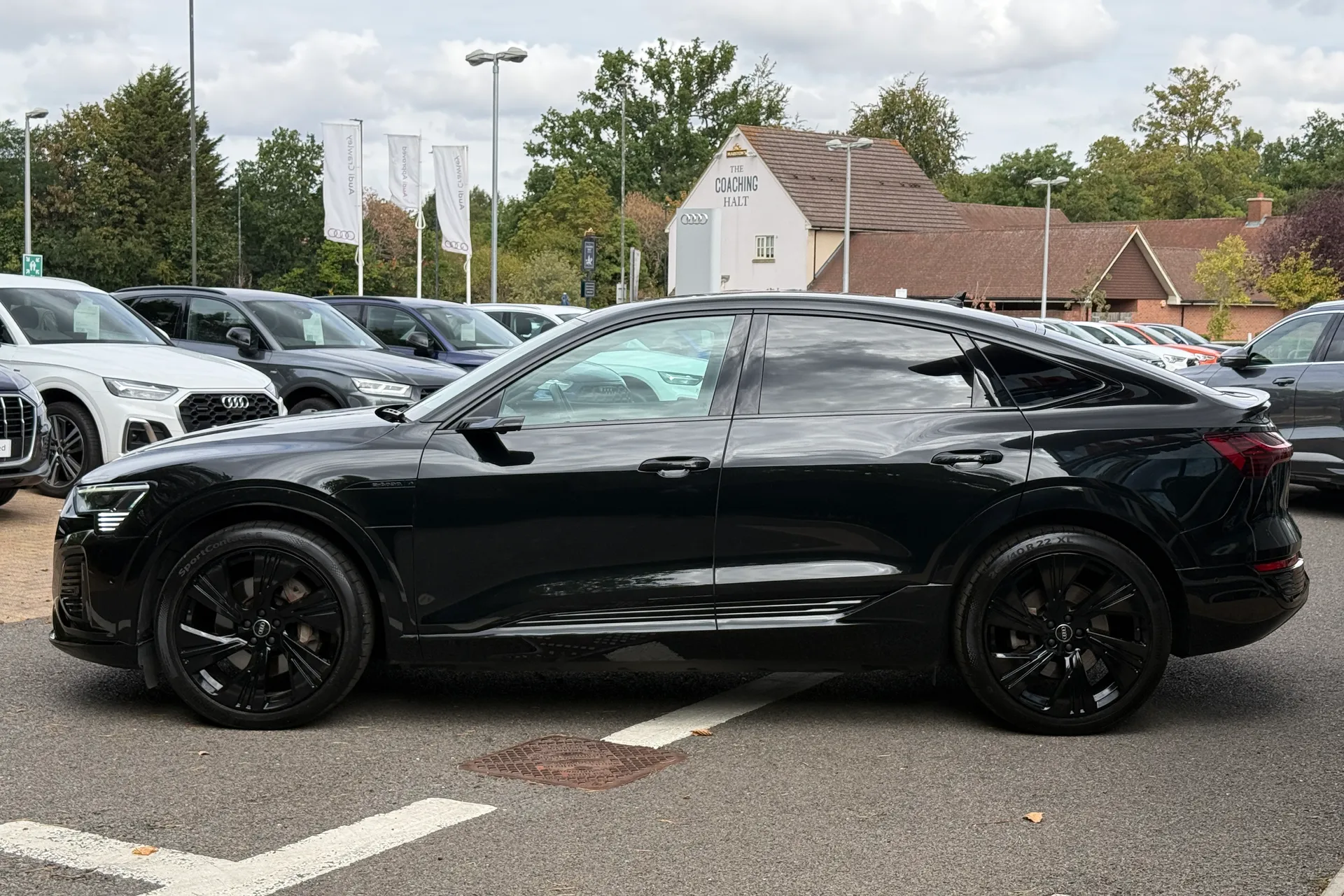 Audi Q8 thumbnail image number 2